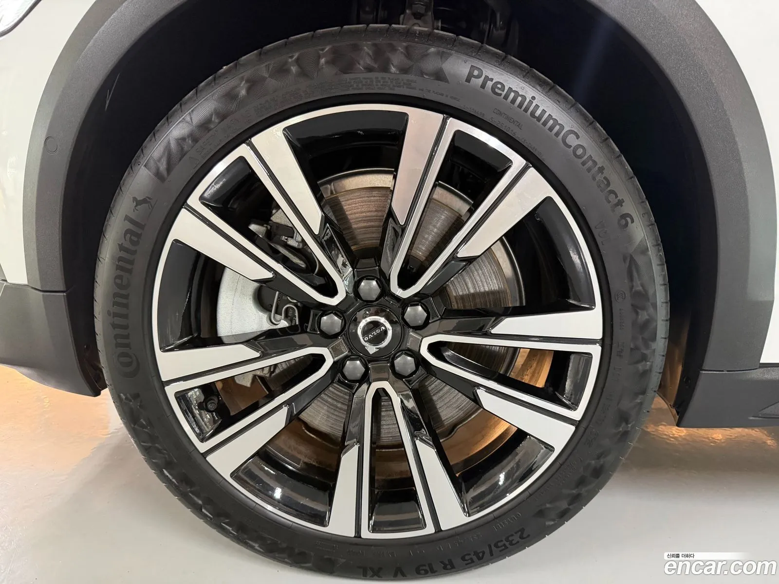 Volvo V60 Cross Country 2025 — 15