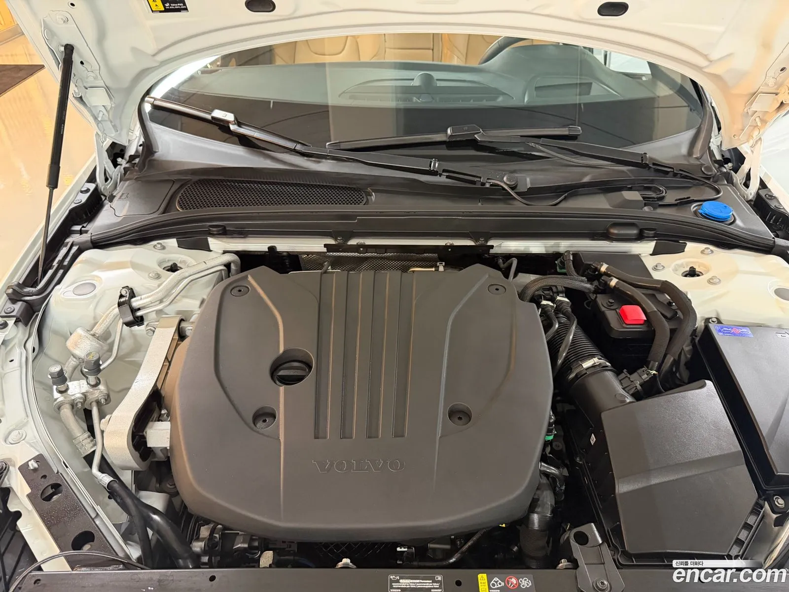 Volvo V60 Cross Country 2025 — 3