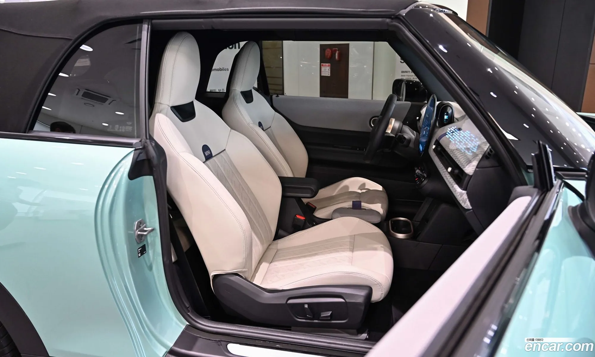 Mini Cooper S Convertible 2025 — 12