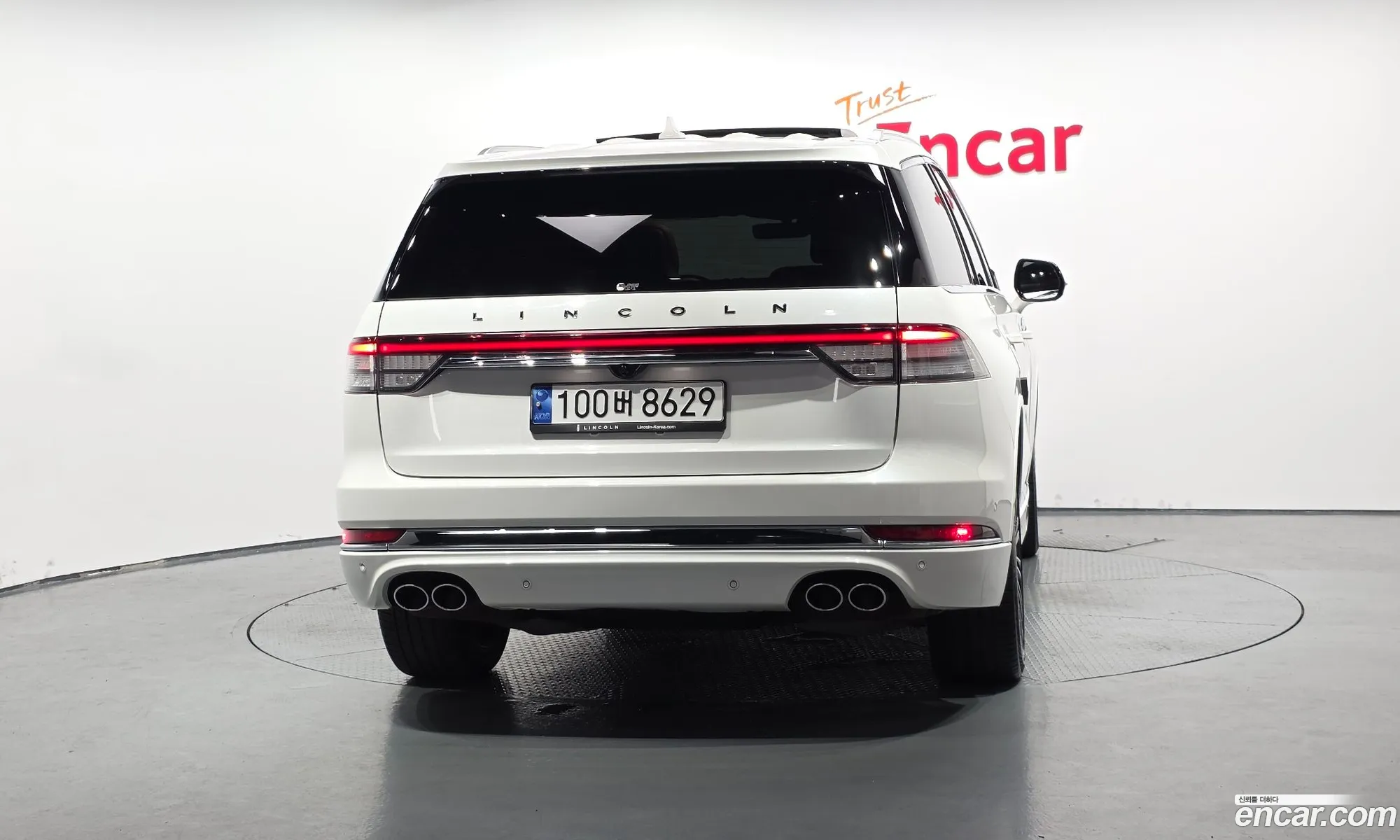 Lincoln Aviator 2020 5LM5J9XC2LGL33134 — 29