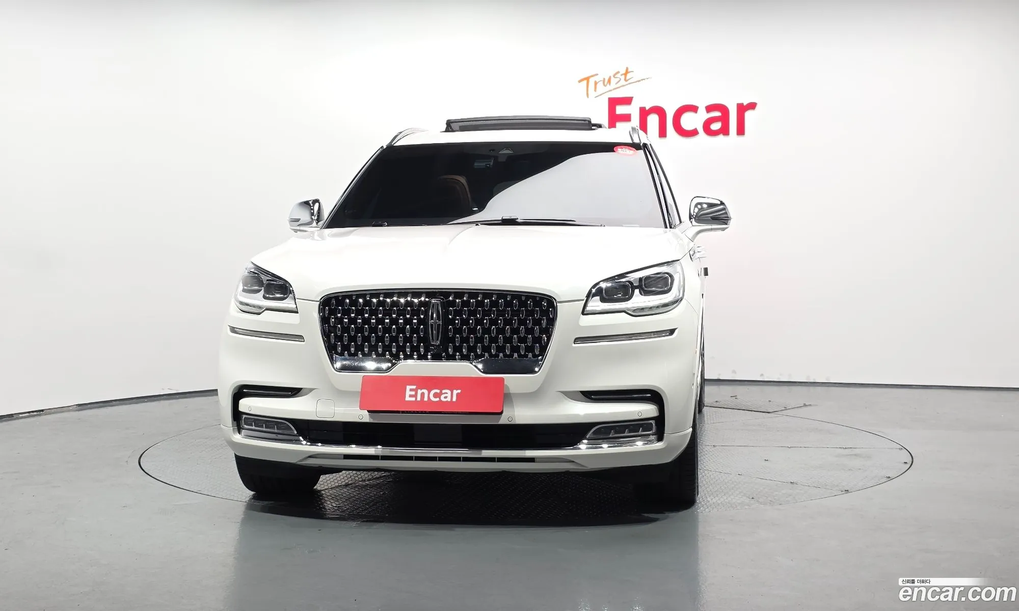 Lincoln Aviator 2020 5LM5J9XC2LGL33134 — 17