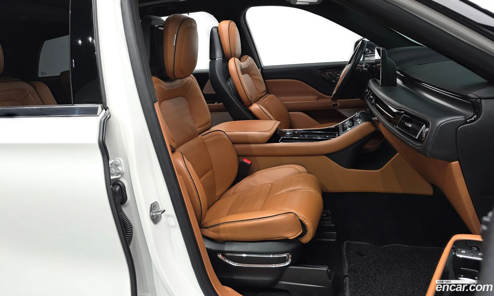 Lincoln Aviator 2020 5LM5J9XC2LGL33134 — 14