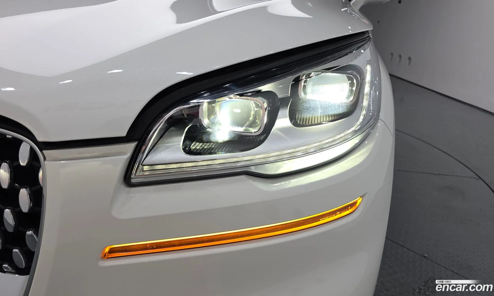 Lincoln Aviator 2020 5LM5J9XC2LGL33134 — 9