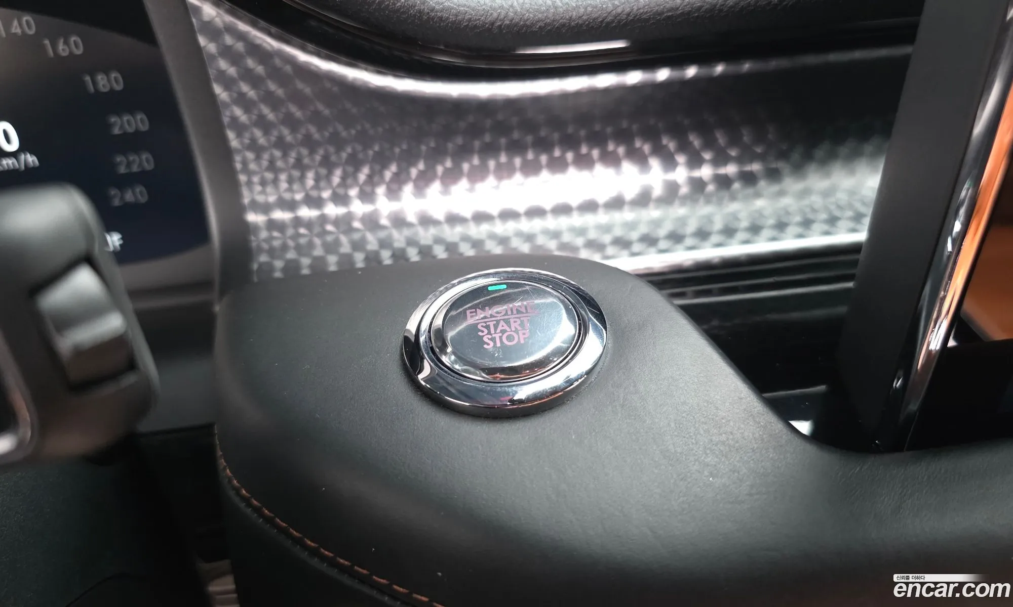 Lincoln Aviator 2020 5LM5J9XC2LGL33134 — 15