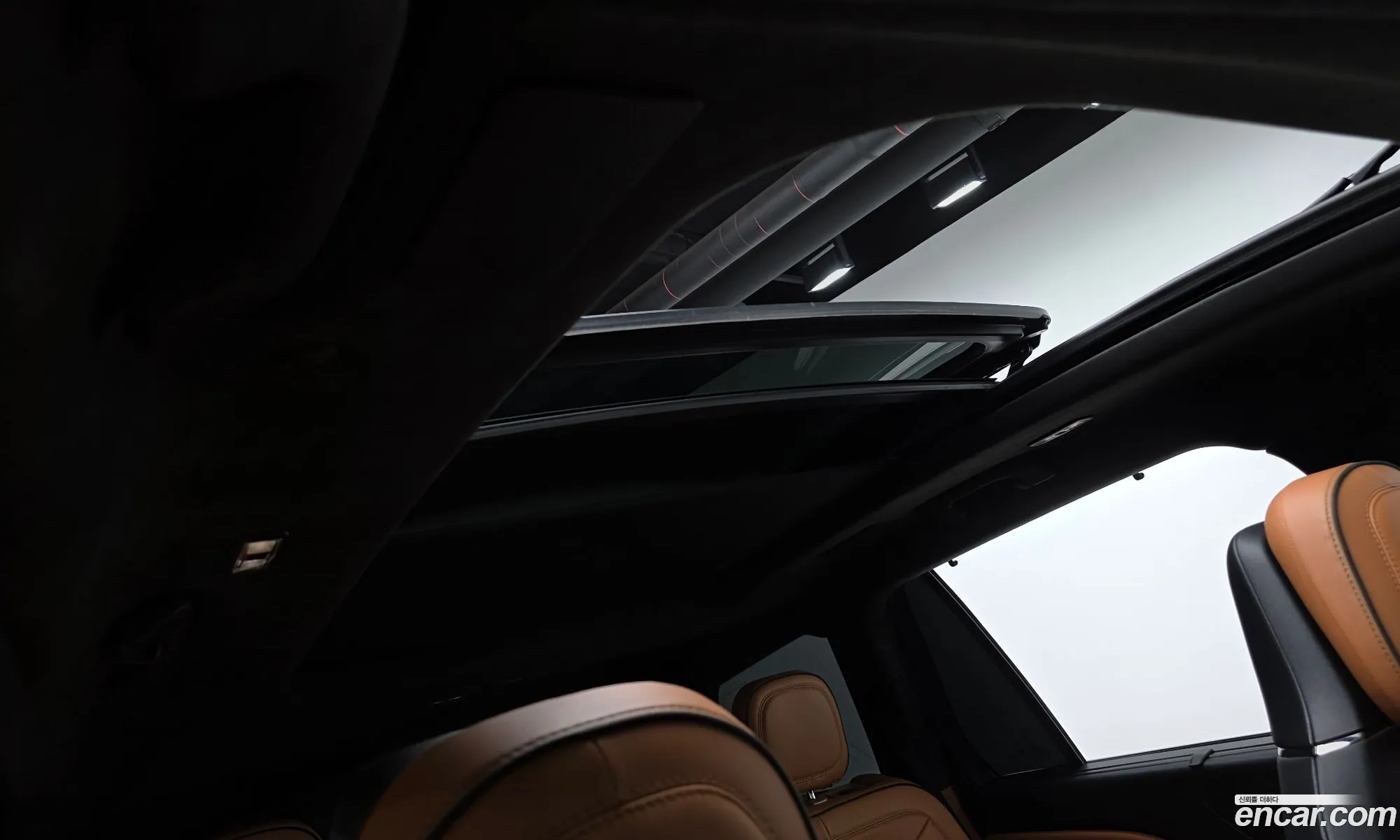 Lincoln Aviator 2020 5LM5J9XC2LGL33134 — 33