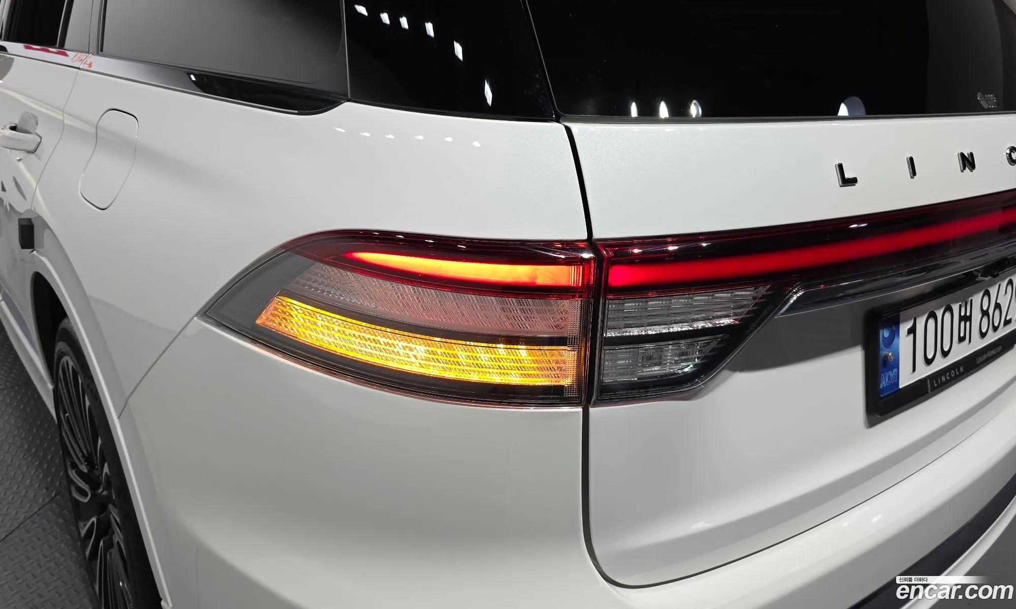 Lincoln Aviator 2020 5LM5J9XC2LGL33134 — 11