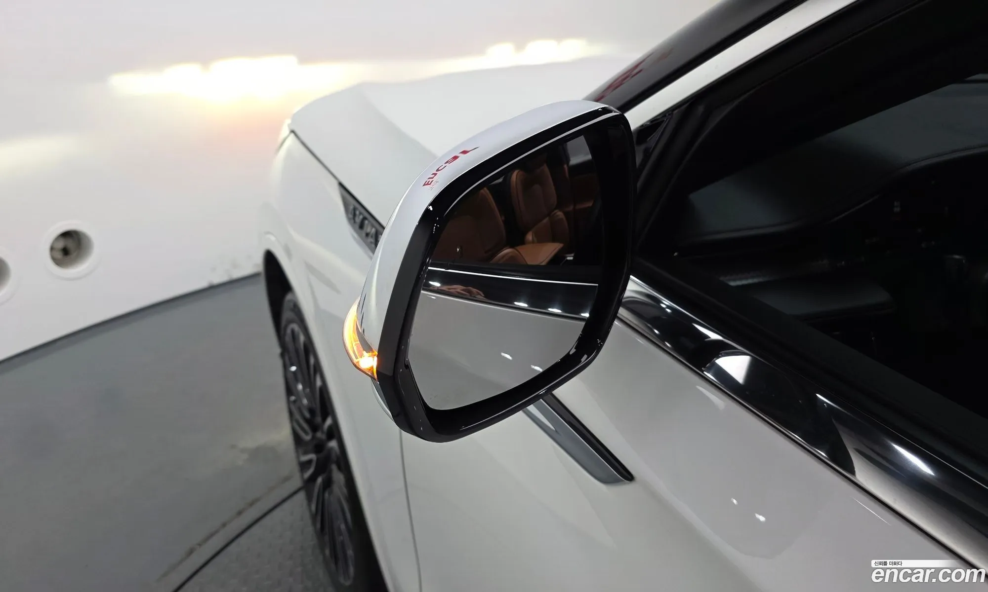 Lincoln Aviator 2020 5LM5J9XC2LGL33134 — 40