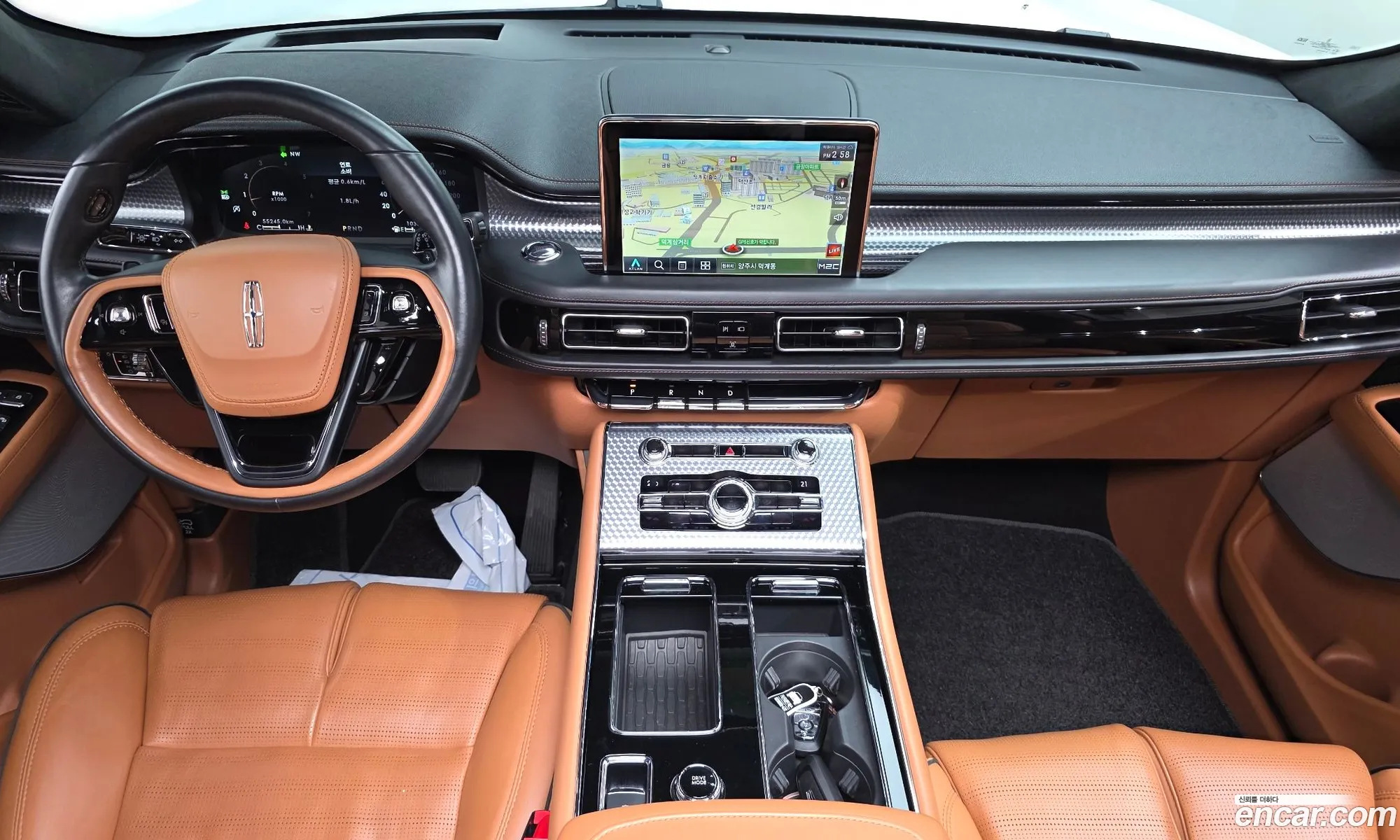 Lincoln Aviator 2020 5LM5J9XC2LGL33134 — 20