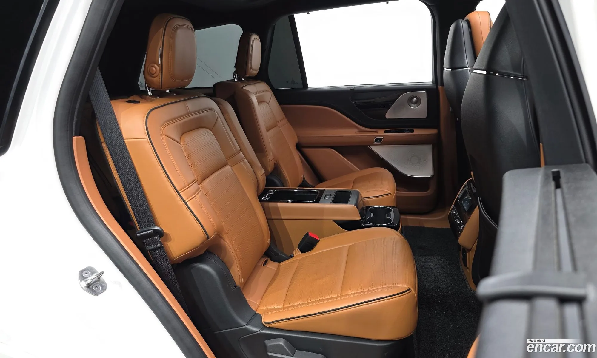 Lincoln Aviator 2020 5LM5J9XC2LGL33134 — 2