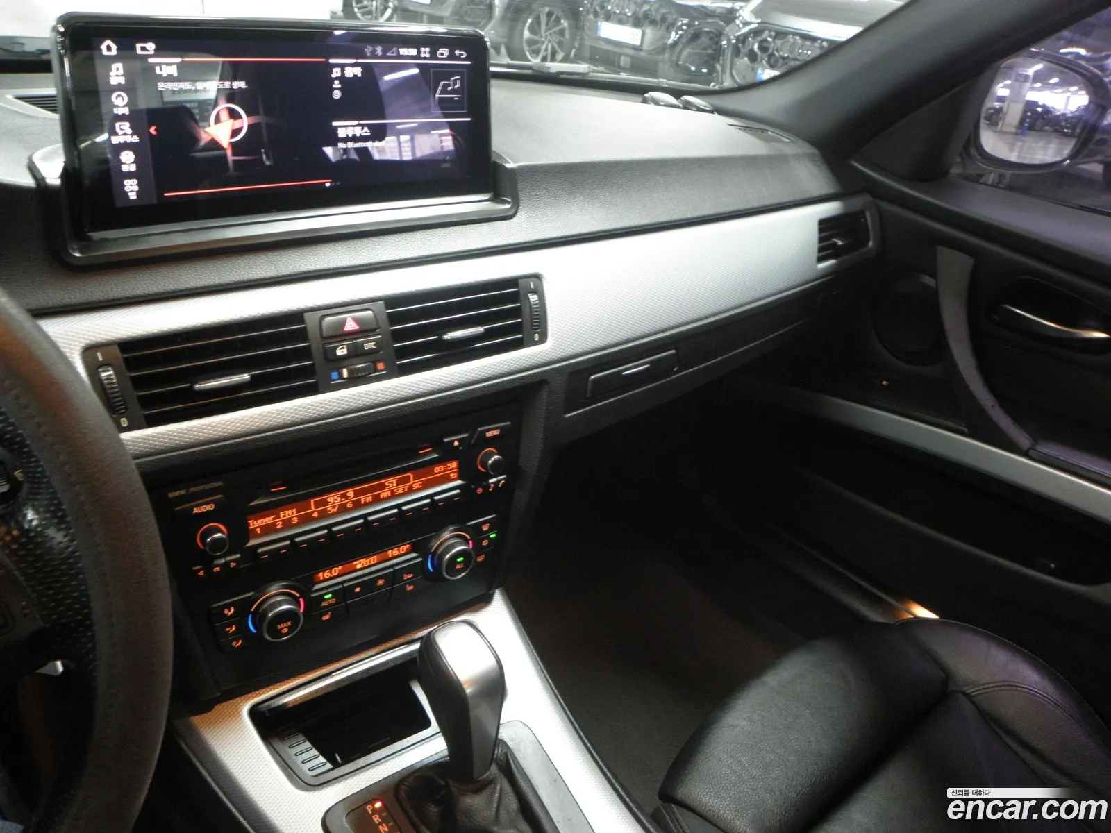 BMW 3 Series 2010 — 16