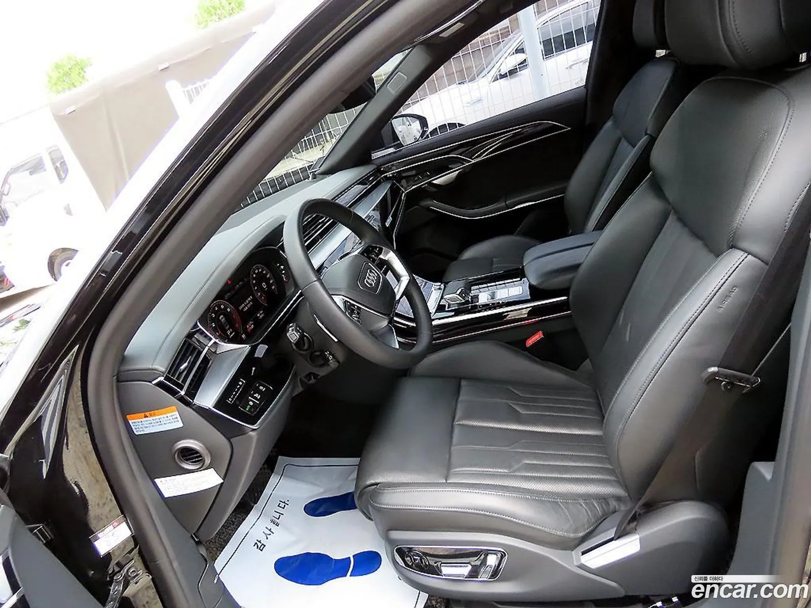 Audi A8 2021 — 11
