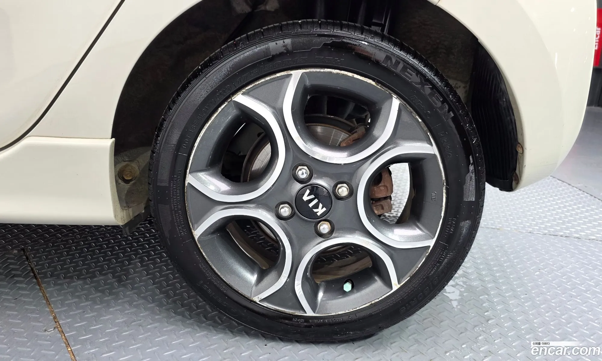 Kia Morning 2011 — 28