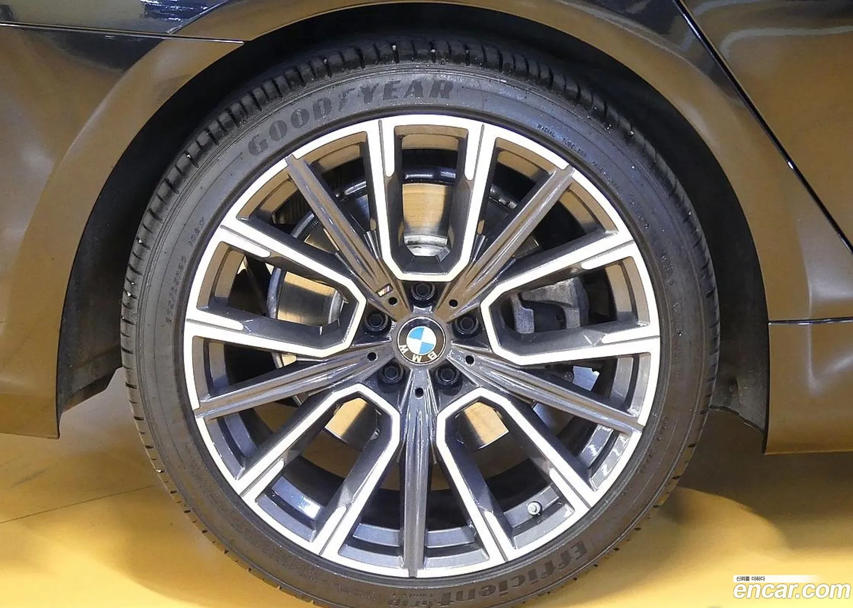 BMW 7 Series 2022 — 19