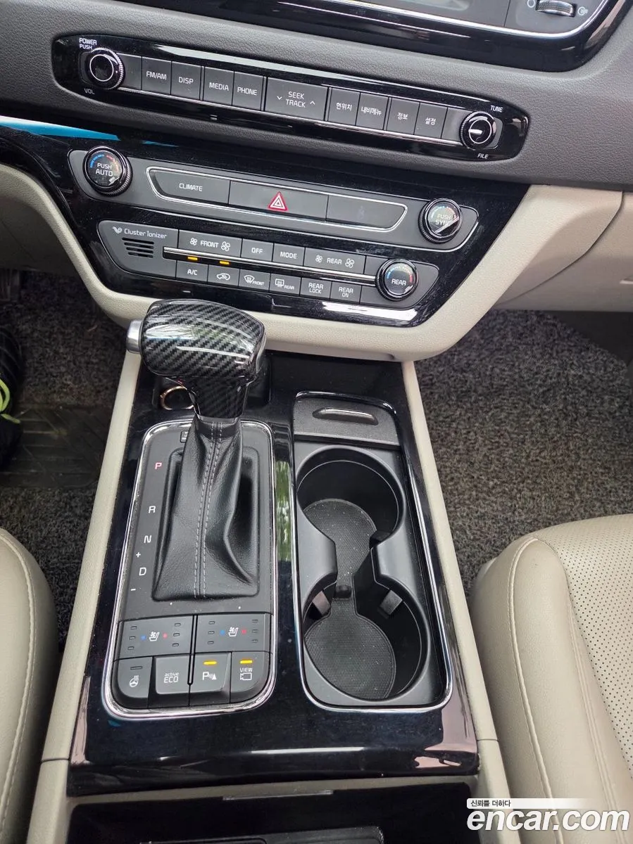 Kia Carnival 2017 — 9