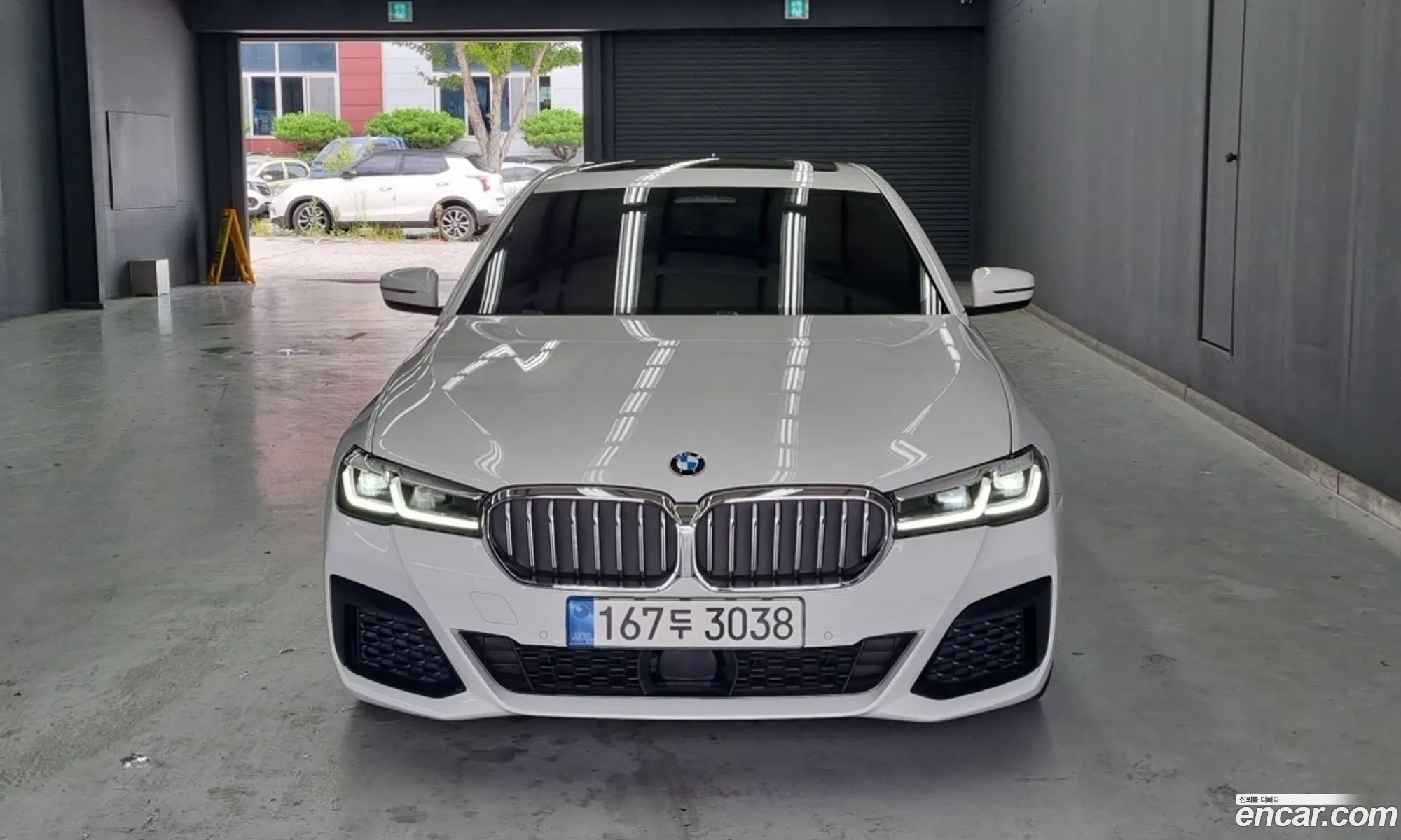 BMW 5 Series 2022 — 18