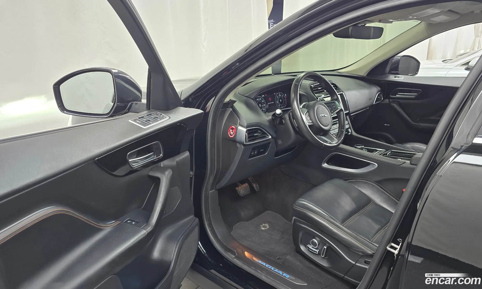Jaguar F-Pace 2020 SADCA2BN4LA642822 — 11
