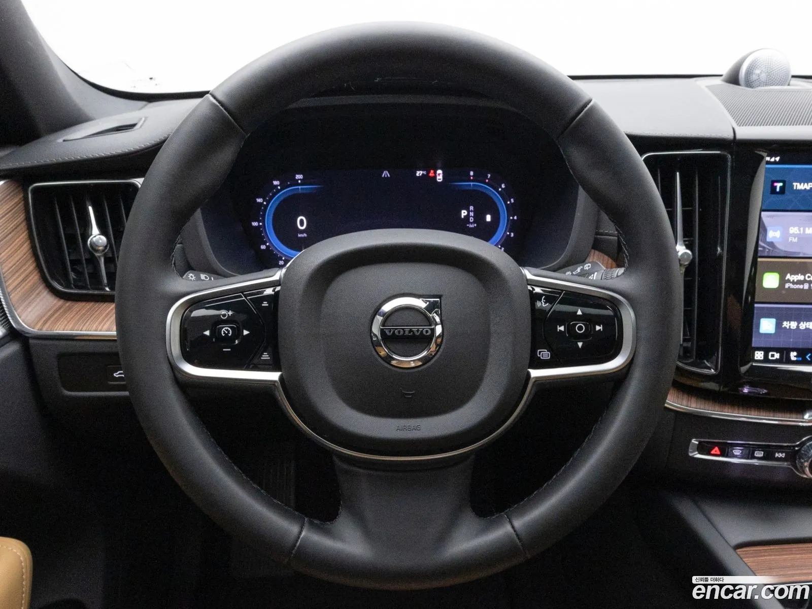 Volvo XC60 2024 — 17