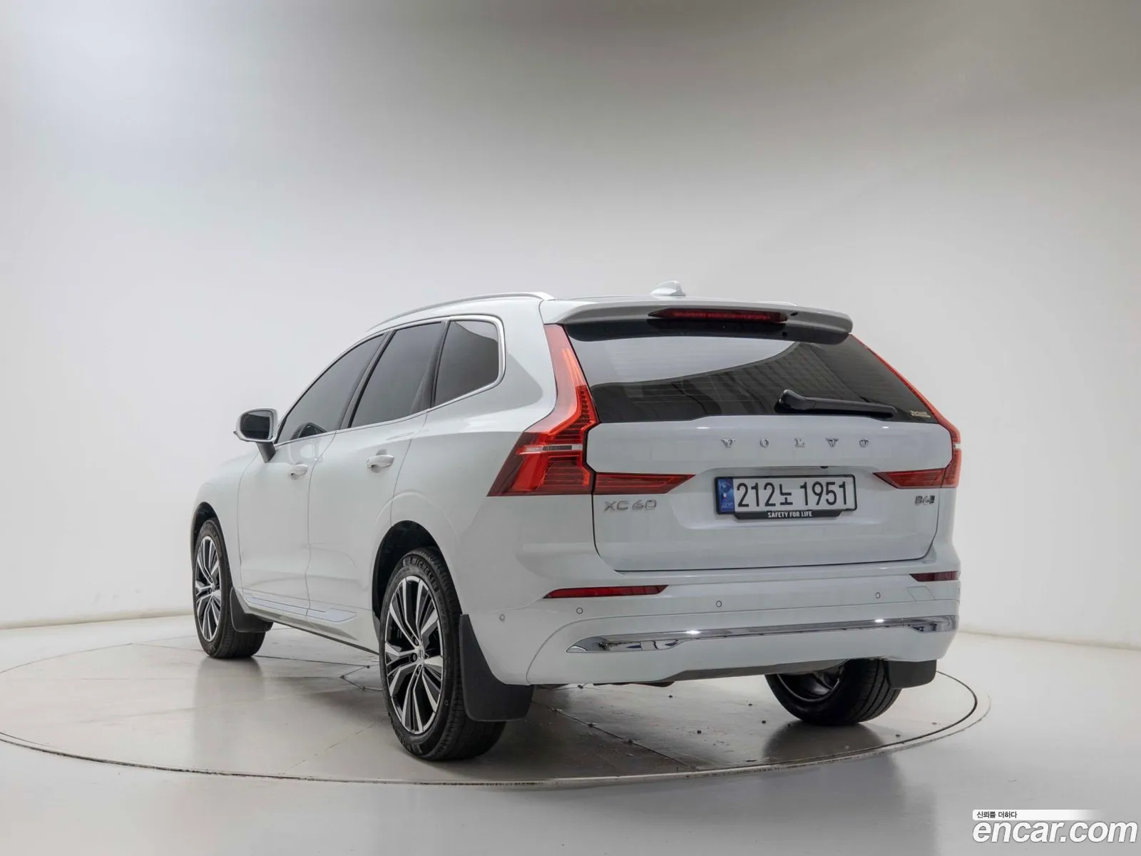 Volvo XC60 2024 — 3