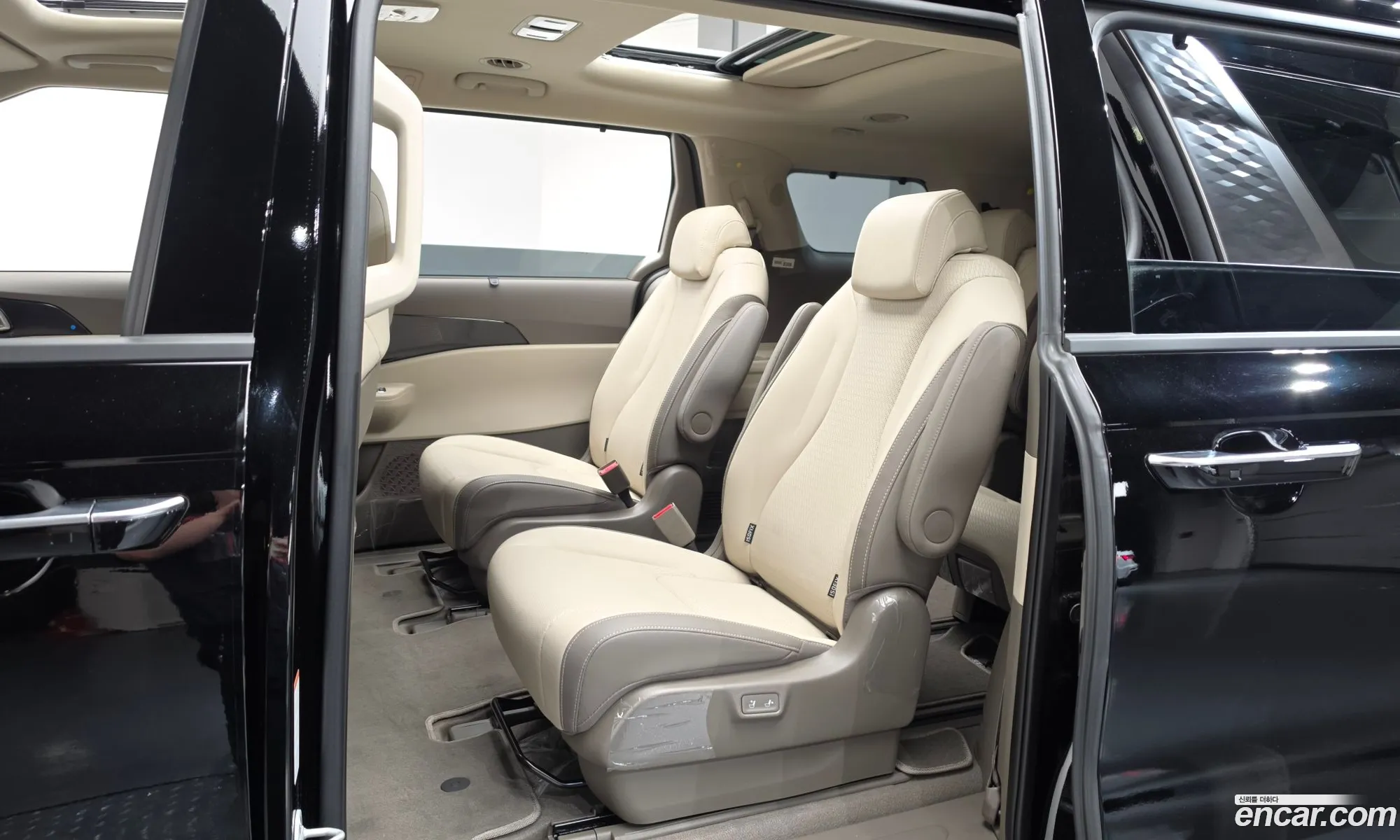 Kia Carnival 2025 — 10