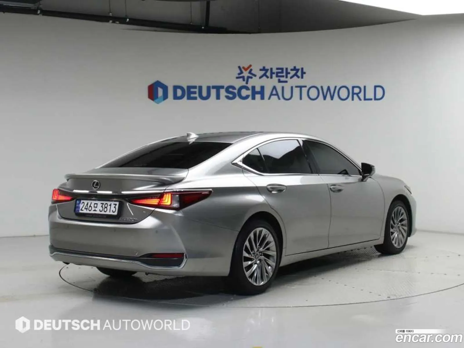 Lexus ES300h 7th Gen 2024 — 14