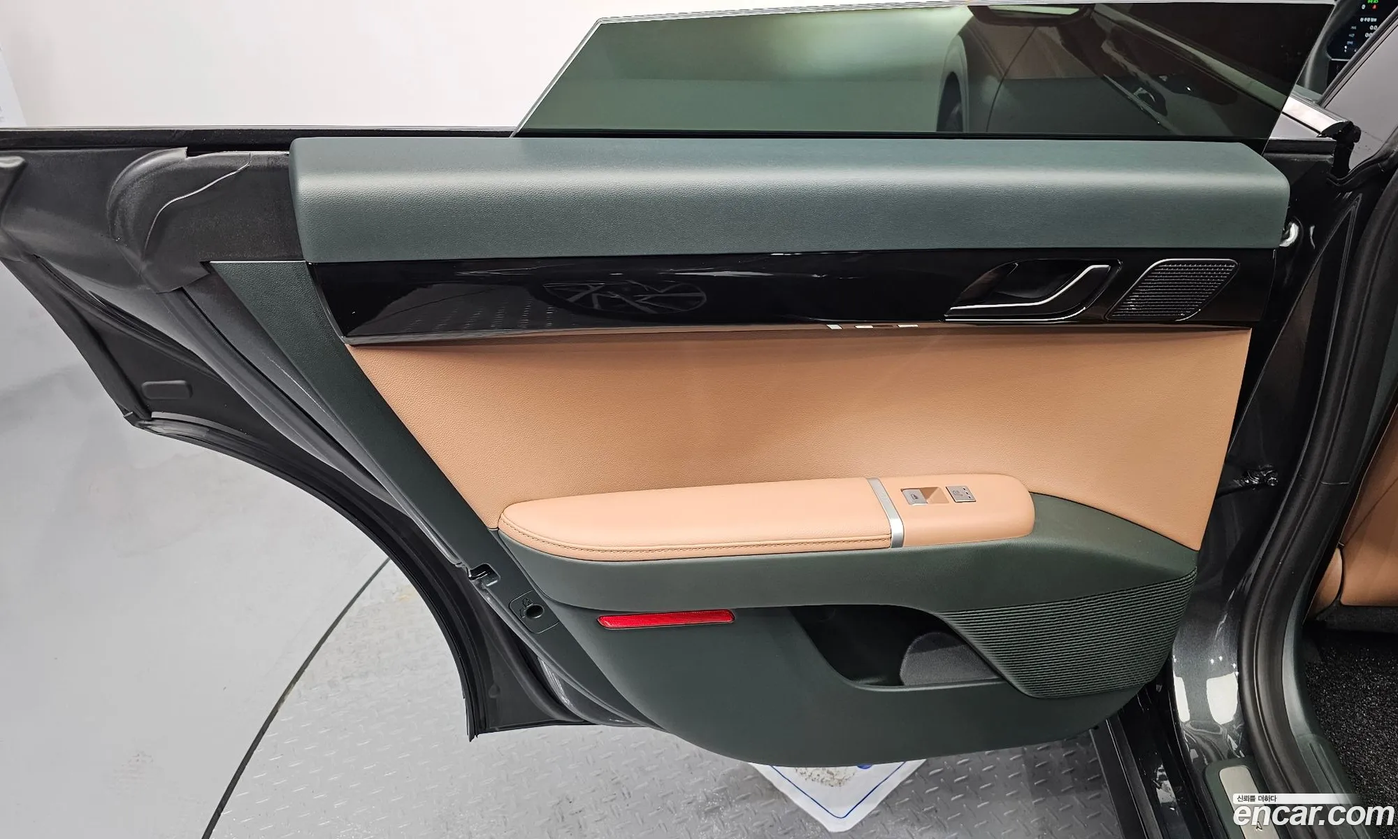 Hyundai Grandeur Hybrid 2024 — 17
