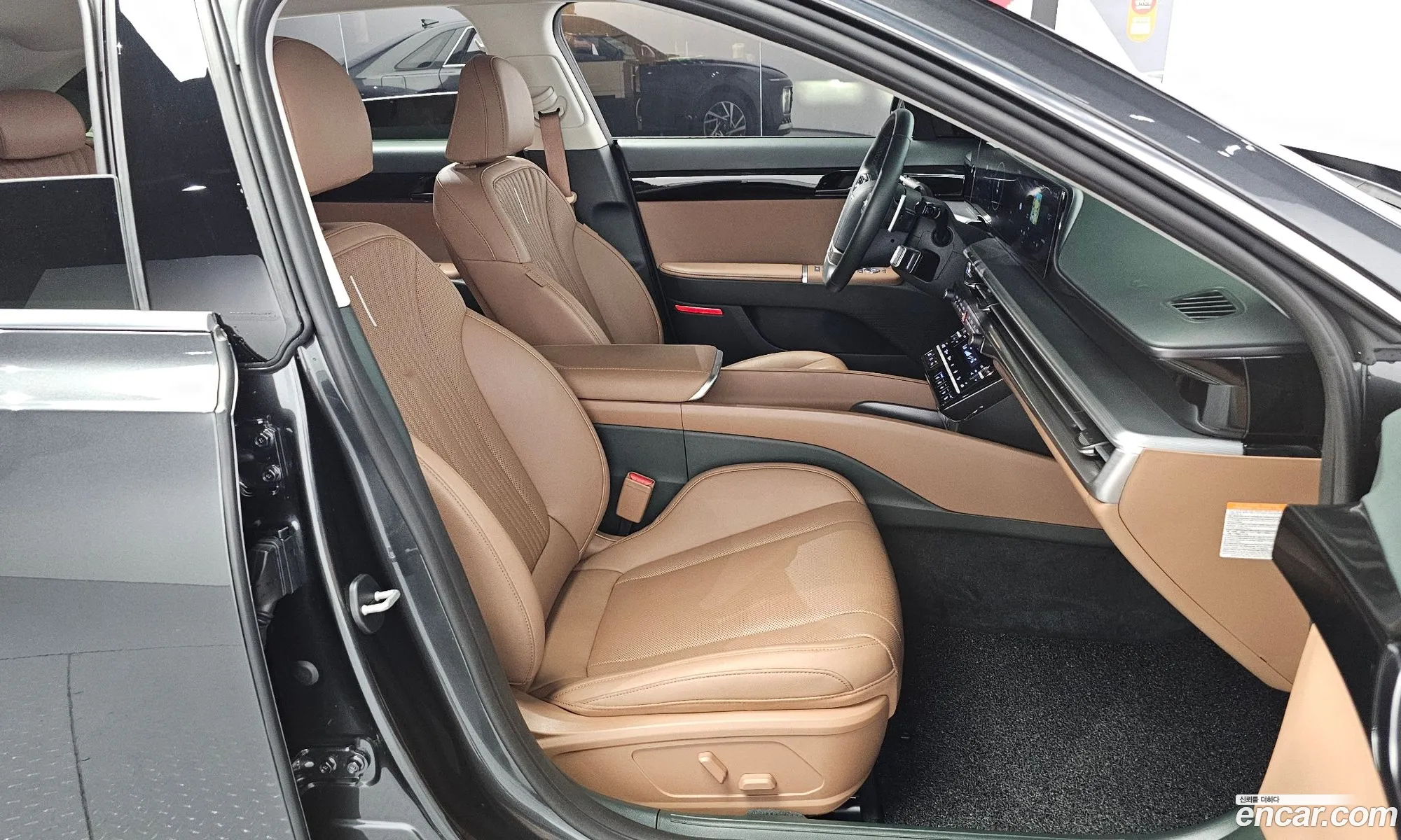 Hyundai Grandeur Hybrid 2024 — 16