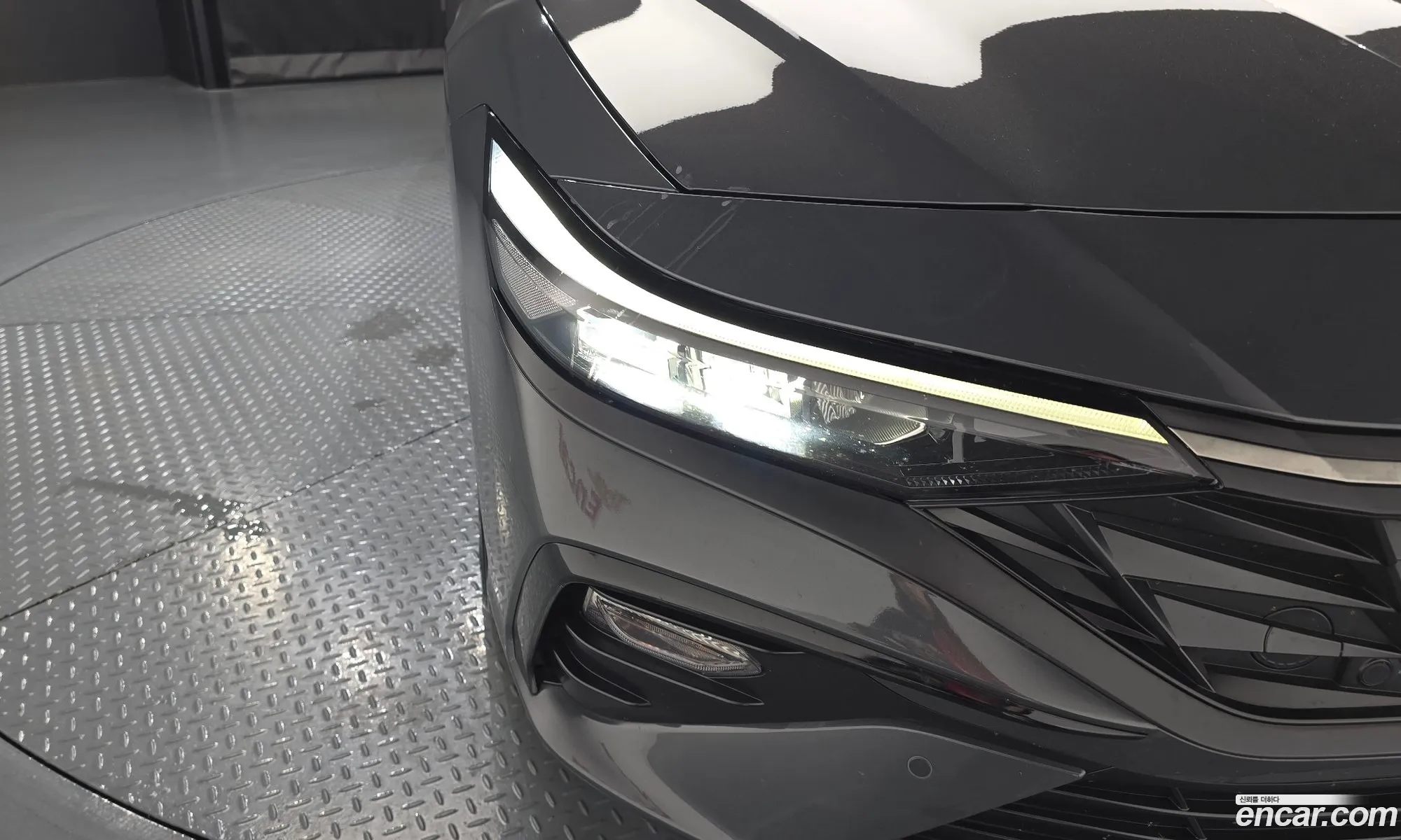 Hyundai Elantra Hybrid 2023 — 26
