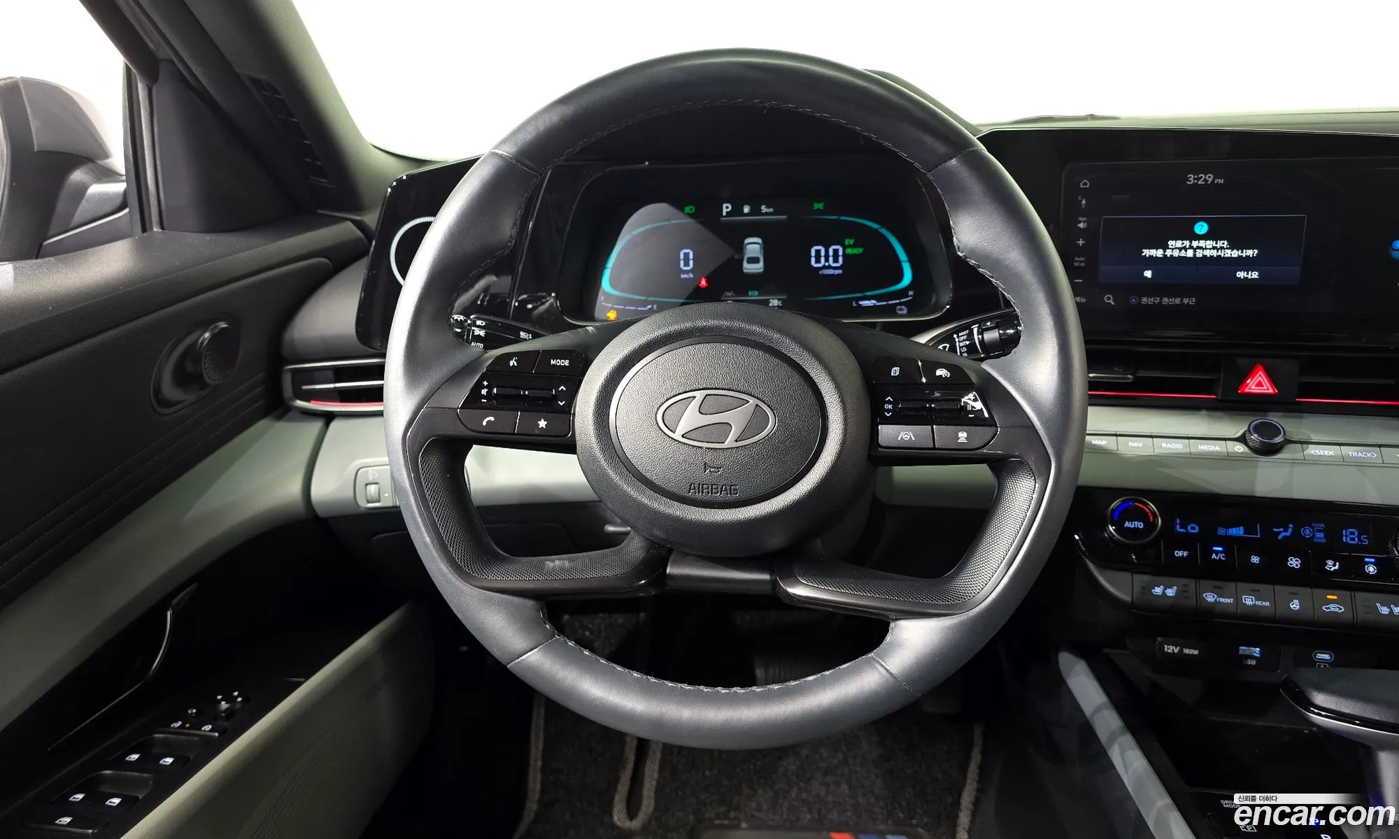 Hyundai Elantra Hybrid 2023 — 4