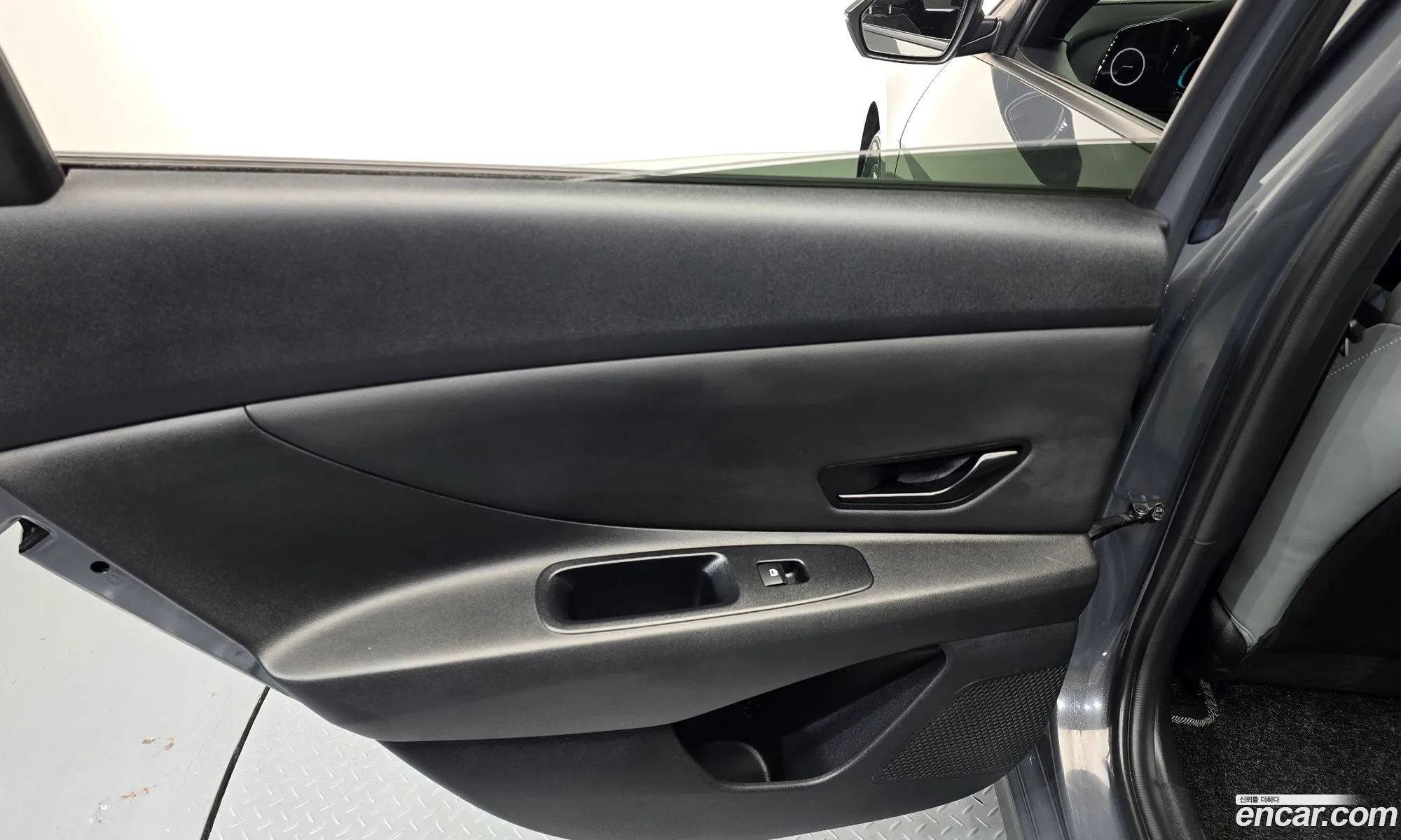 Hyundai Elantra Hybrid 2023 — 5