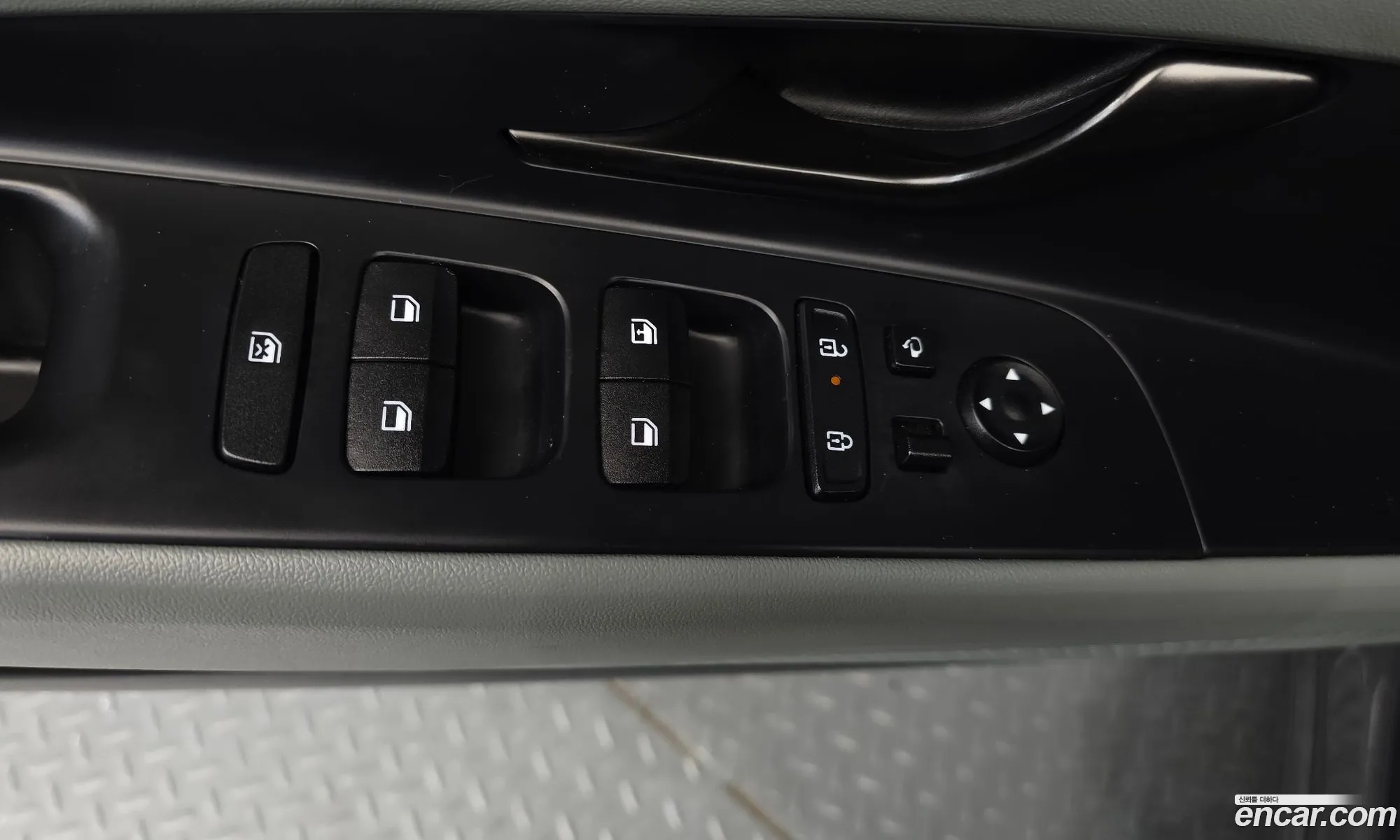 Hyundai Elantra Hybrid 2023 — 21