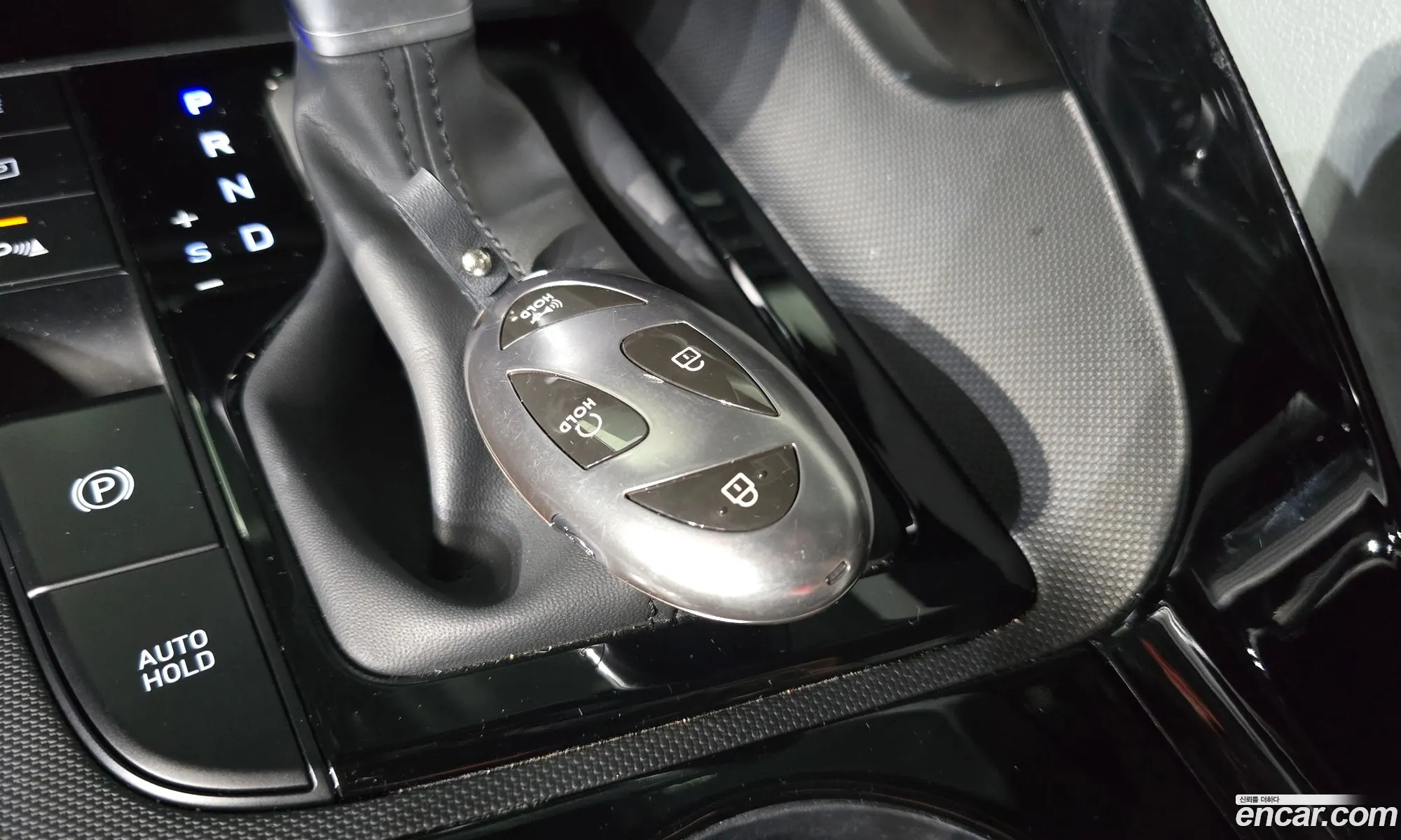 Hyundai Elantra Hybrid 2023 — 20