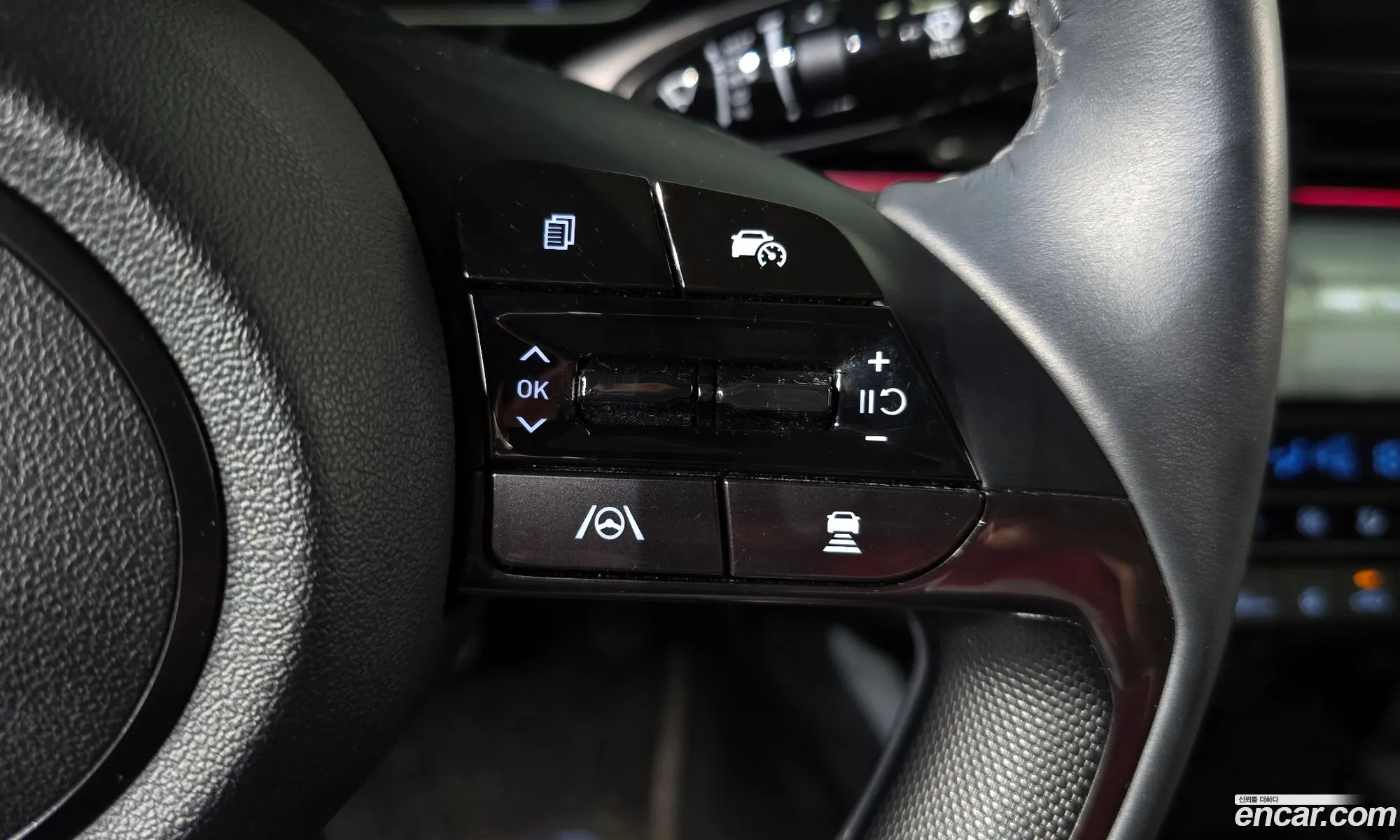 Hyundai Elantra Hybrid 2023 — 15