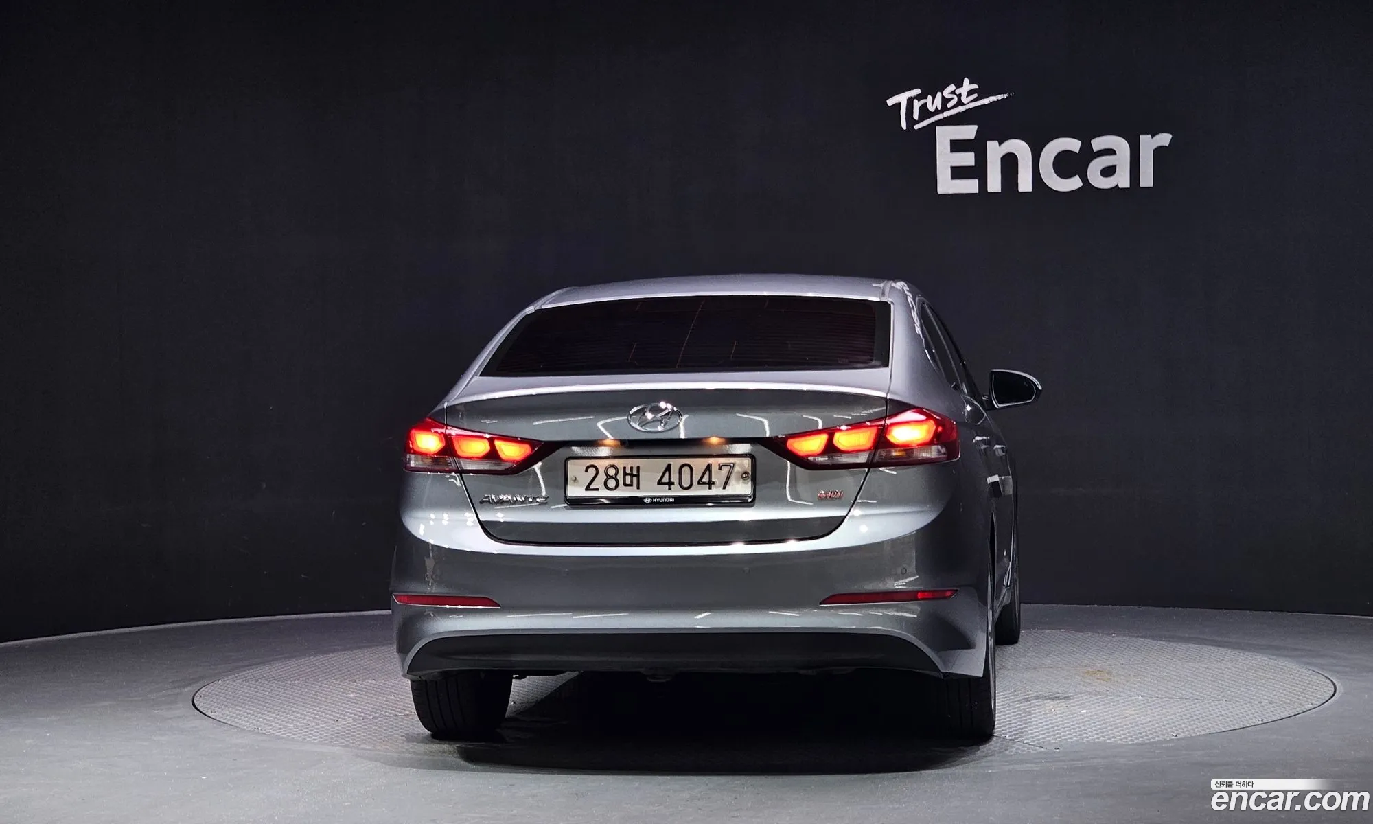 Hyundai Elantra AD 2017 — 14