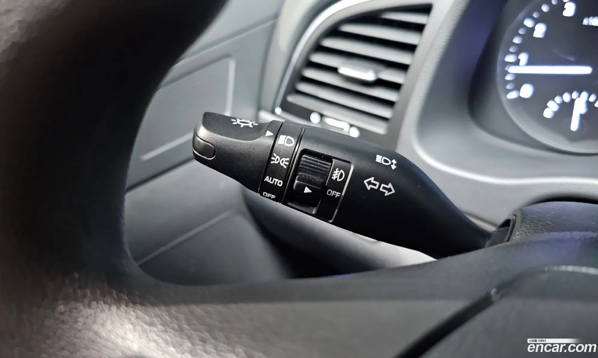 Hyundai Elantra AD 2017 — 26