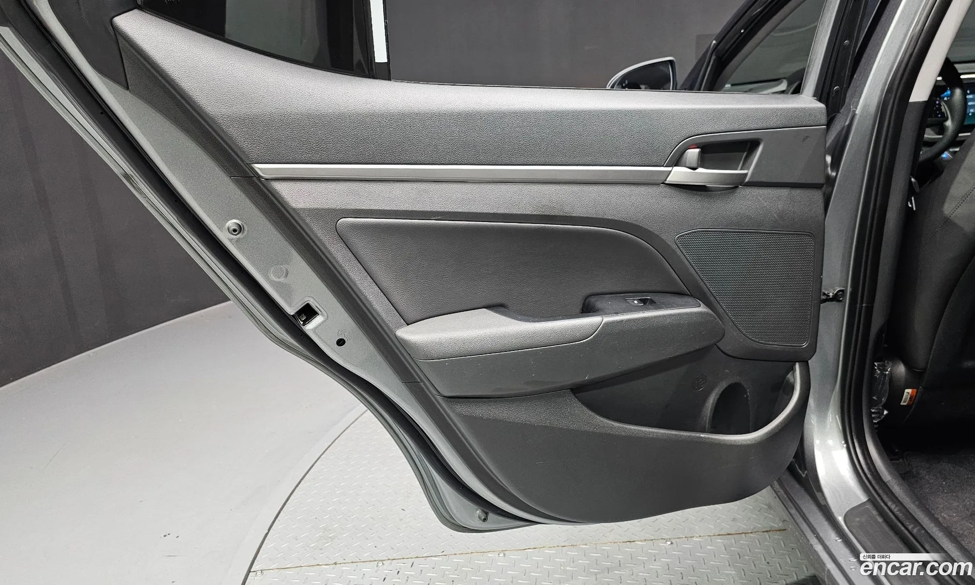 Hyundai Elantra AD 2017 — 25