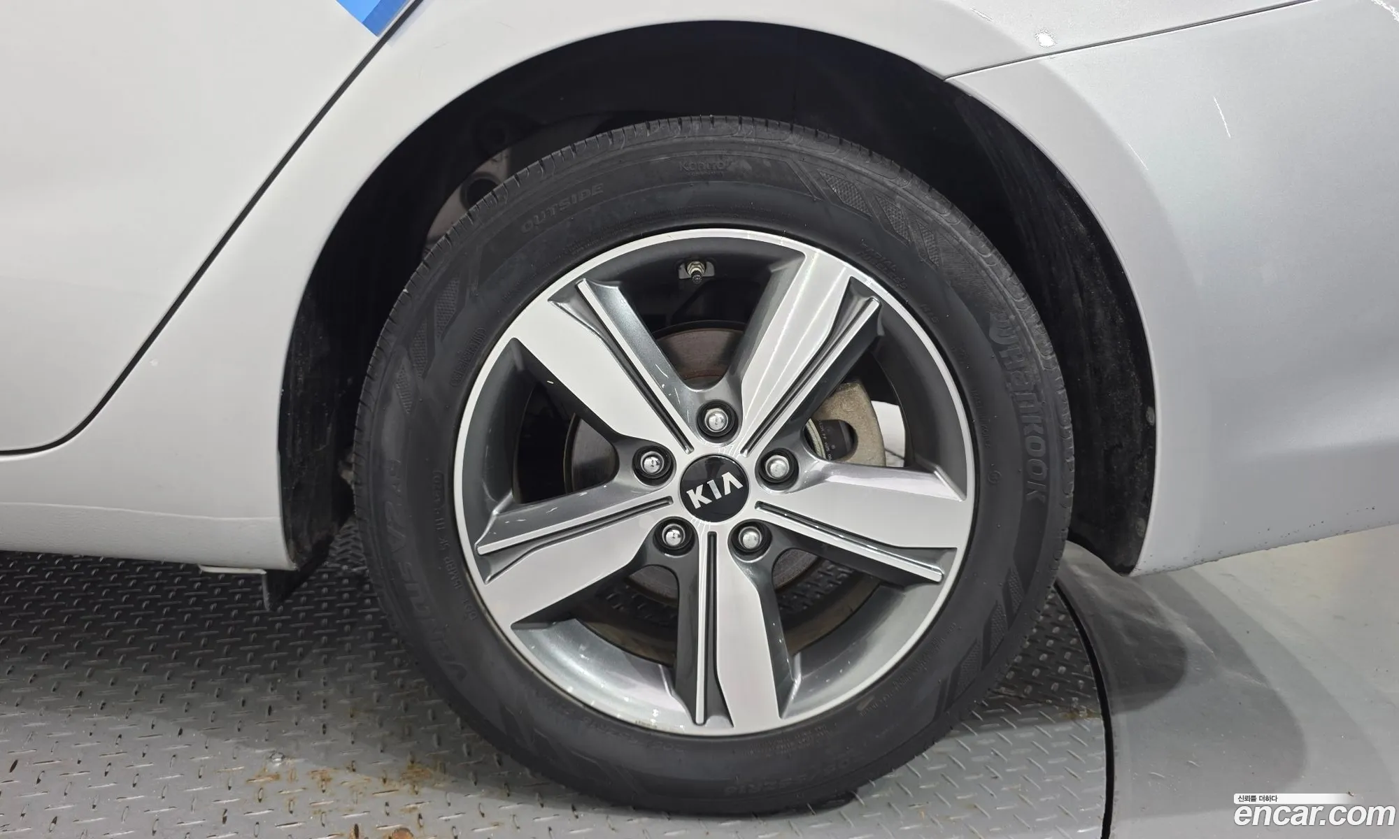 Kia K3 2017 — 12