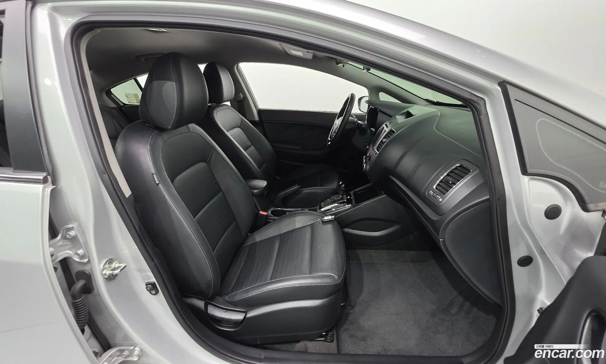 Kia K3 2017 — 26