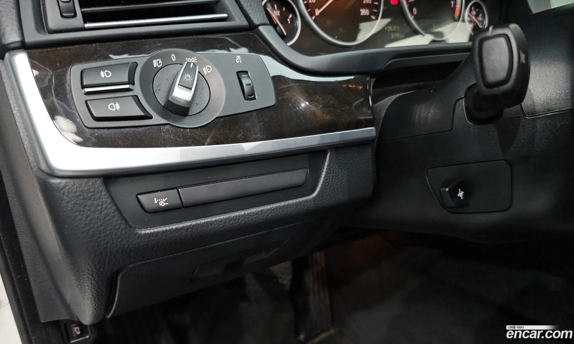 BMW 5 Series 2011 WBAFR1100BC855123 — 11