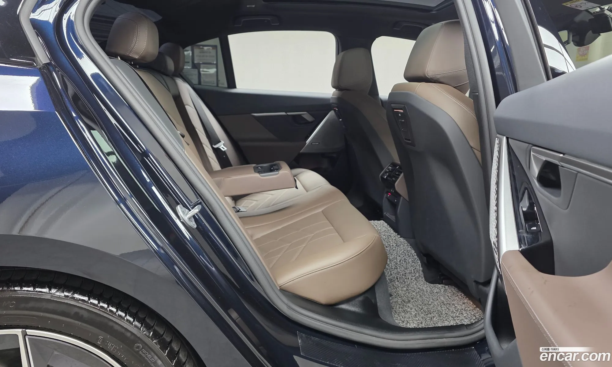 BMW 5 Series 2025 — 12