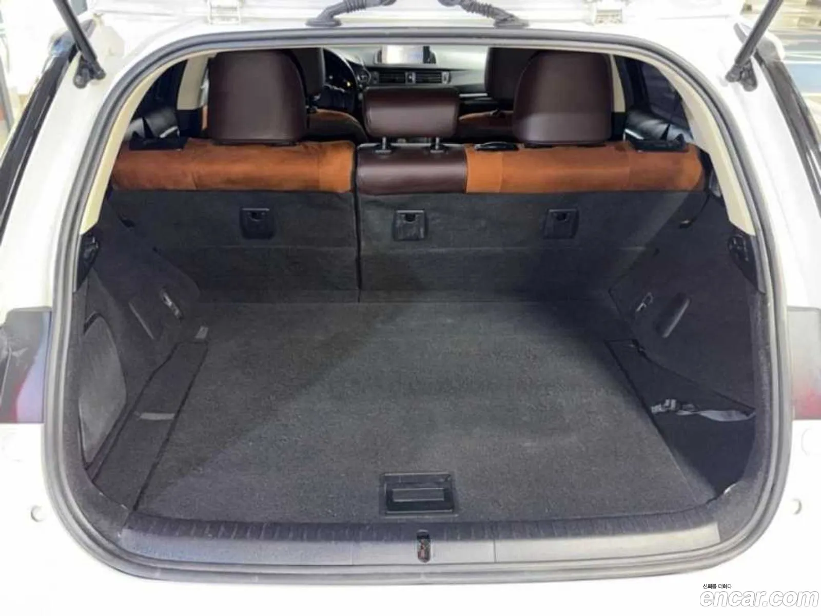 Lexus CT200h 2018 — 14