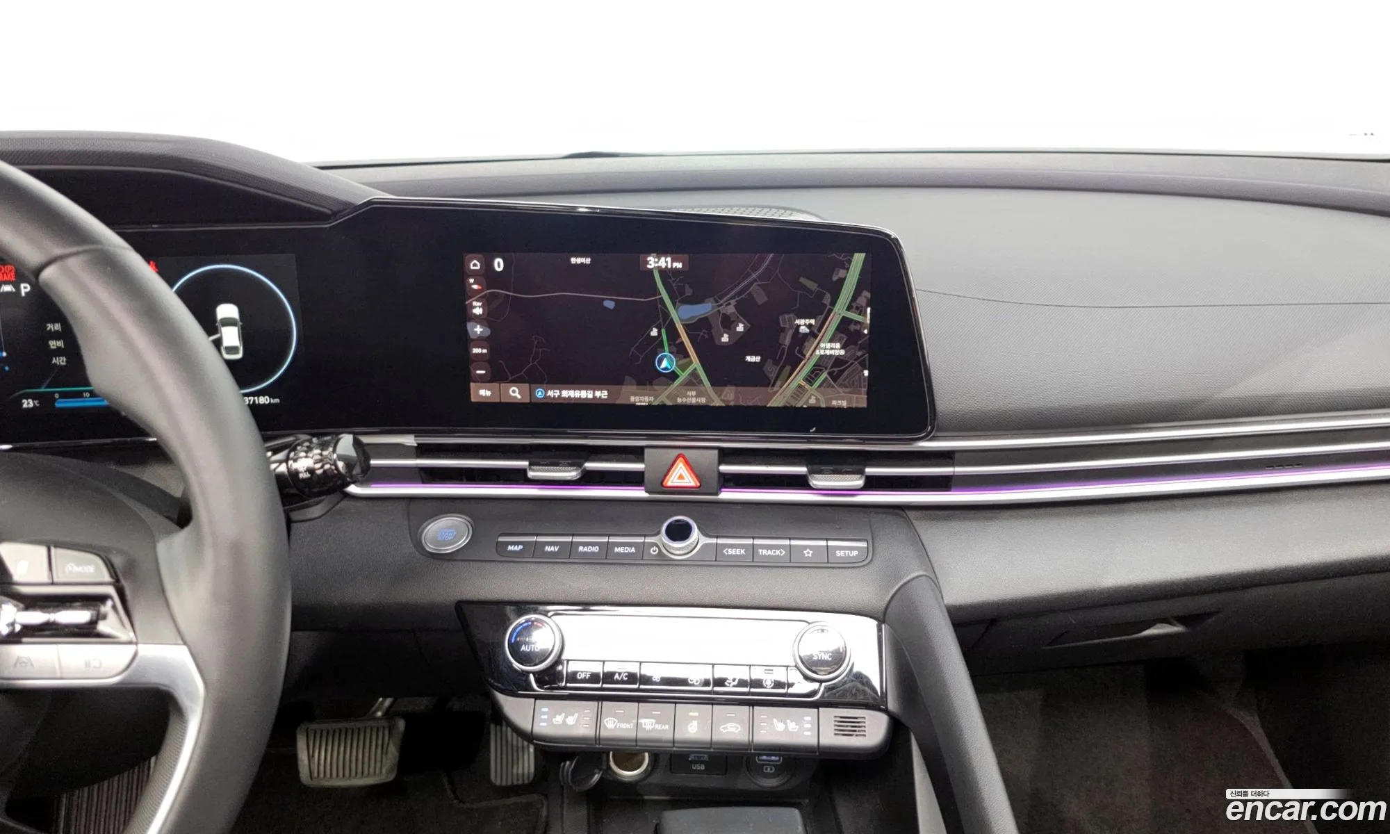 Hyundai Elantra 2020 — 16