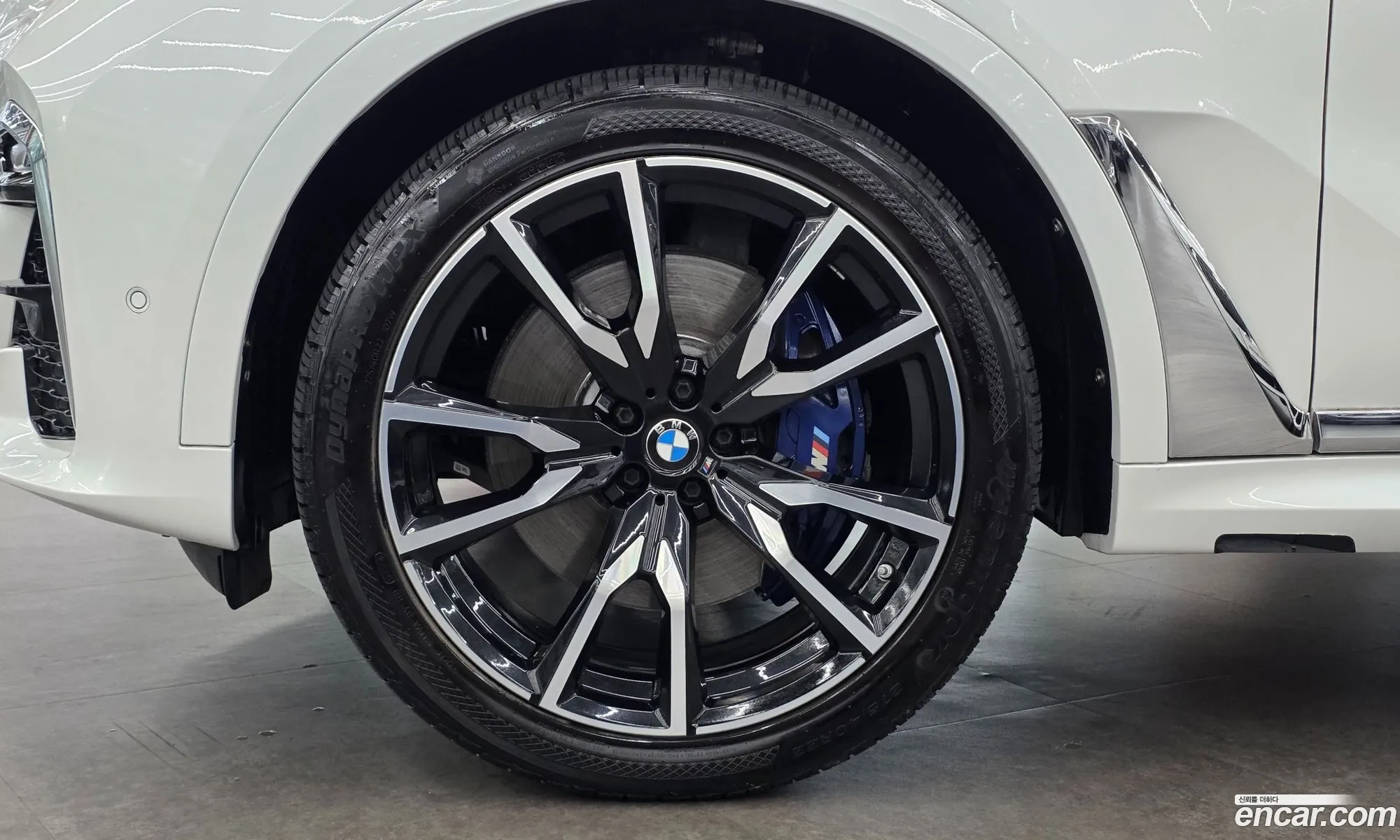 BMW X7 2020 — 7