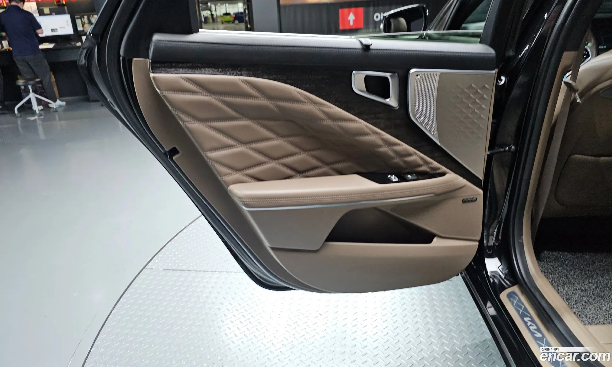 Kia K8 Hybrid 2022 — 23