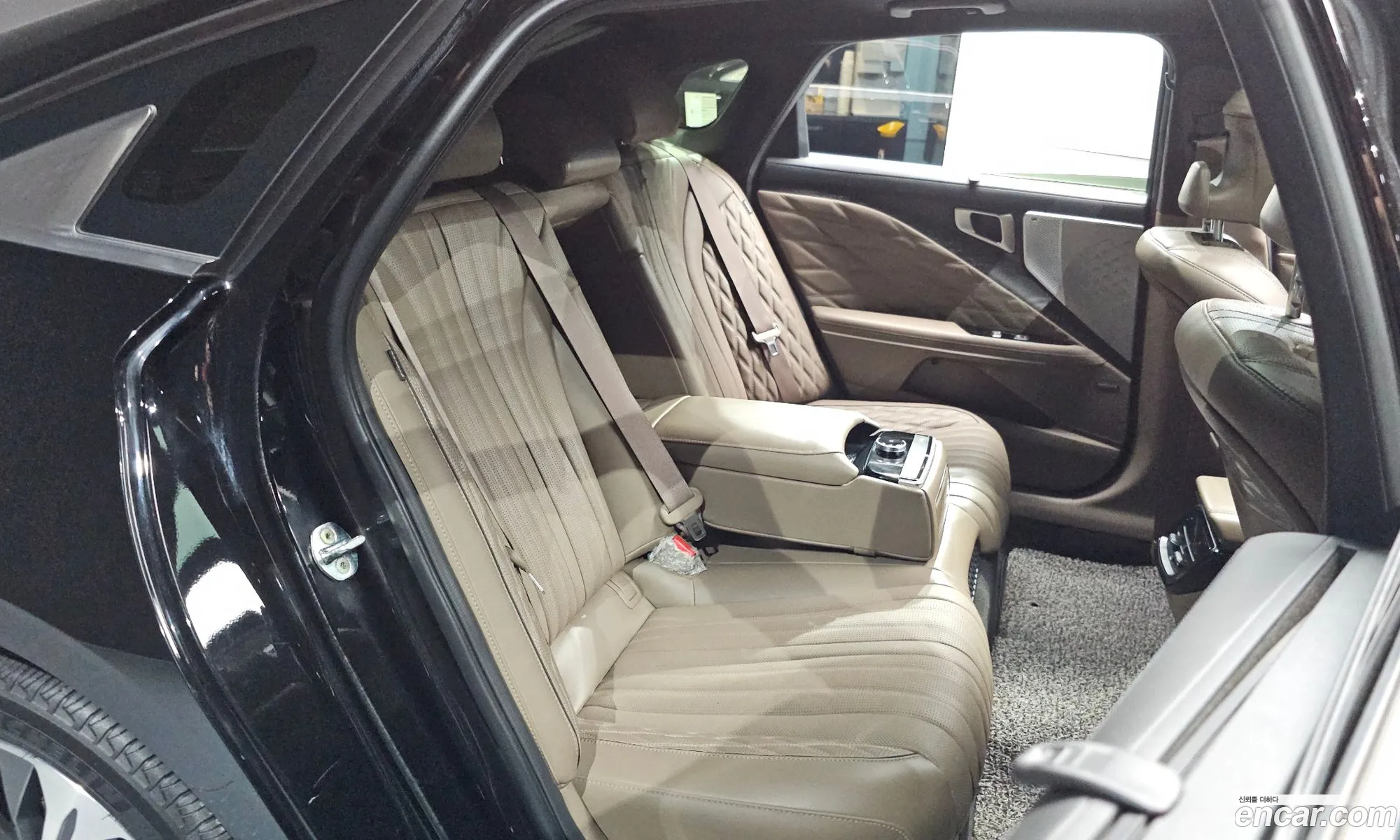 Kia K8 Hybrid 2022 — 8