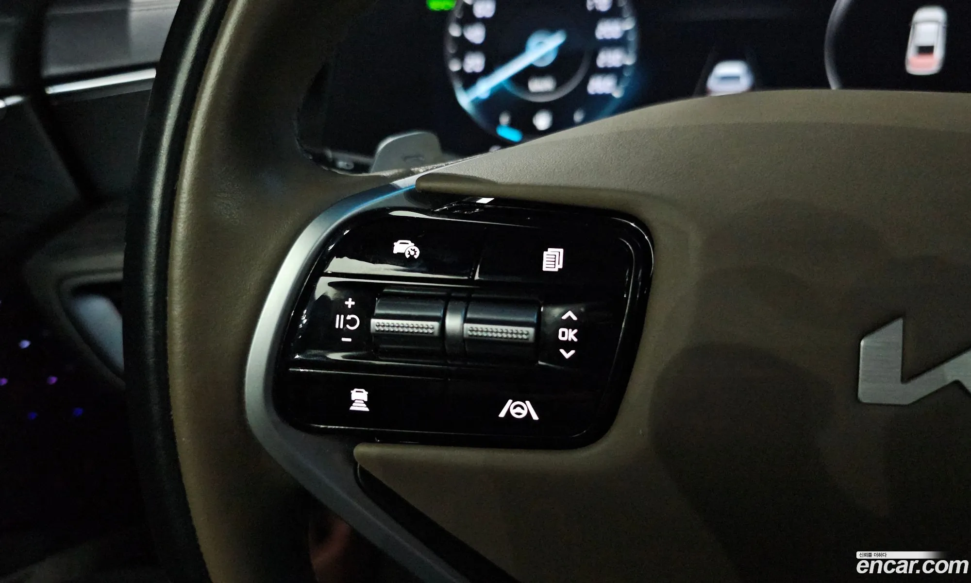 Kia K8 Hybrid 2022 — 10
