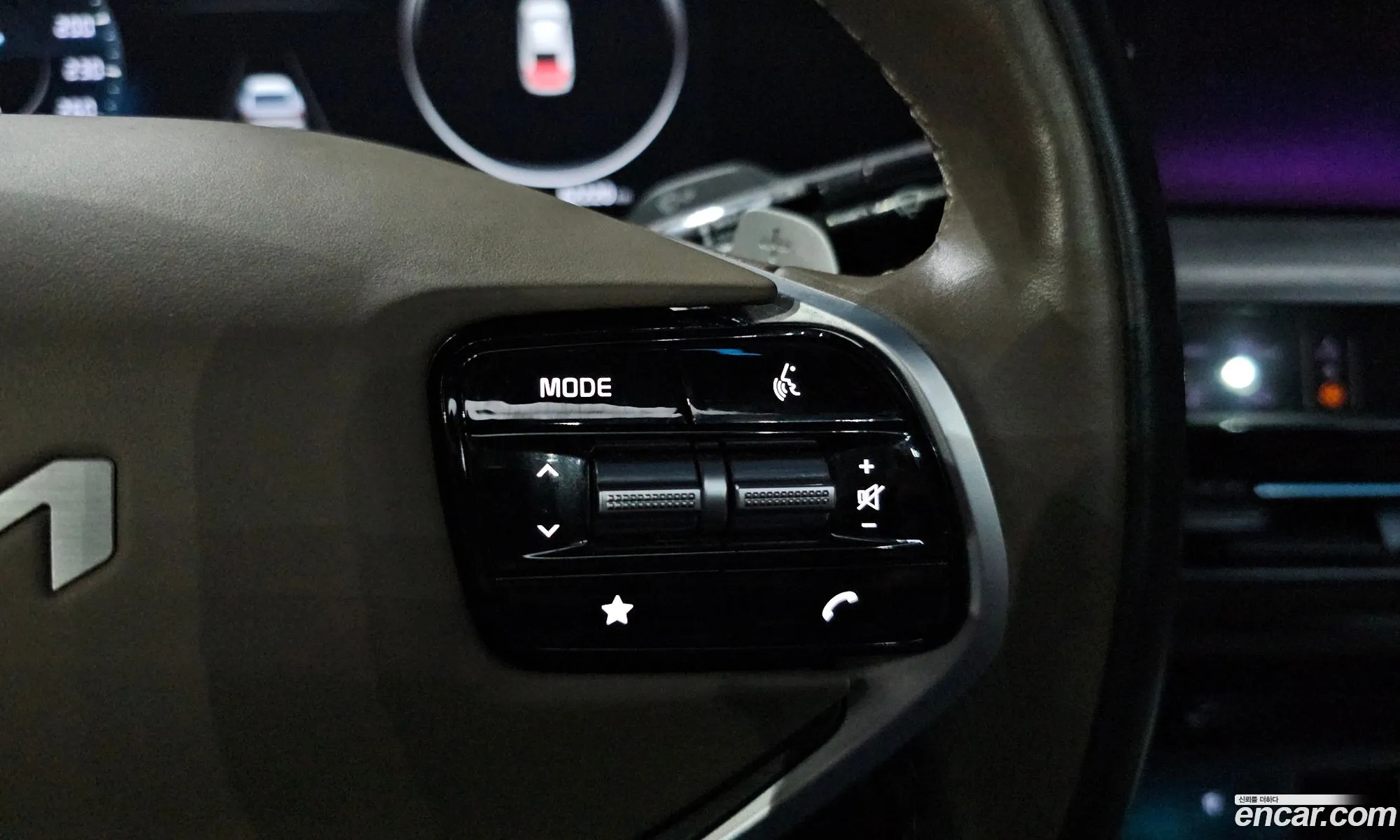 Kia K8 Hybrid 2022 — 37
