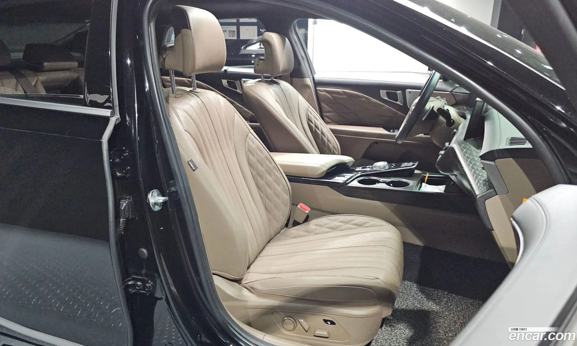Kia K8 Hybrid 2022 — 15