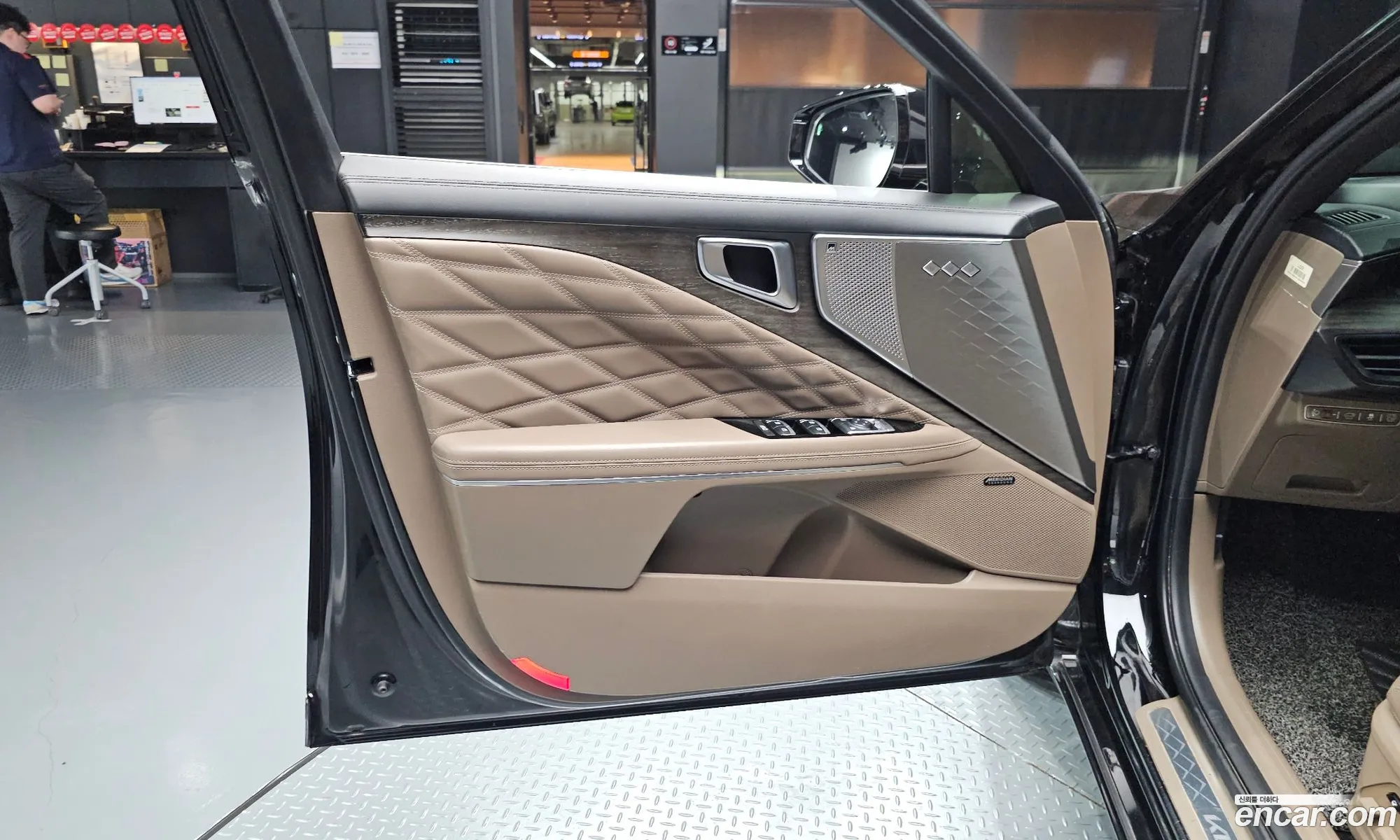 Kia K8 Hybrid 2022 — 5