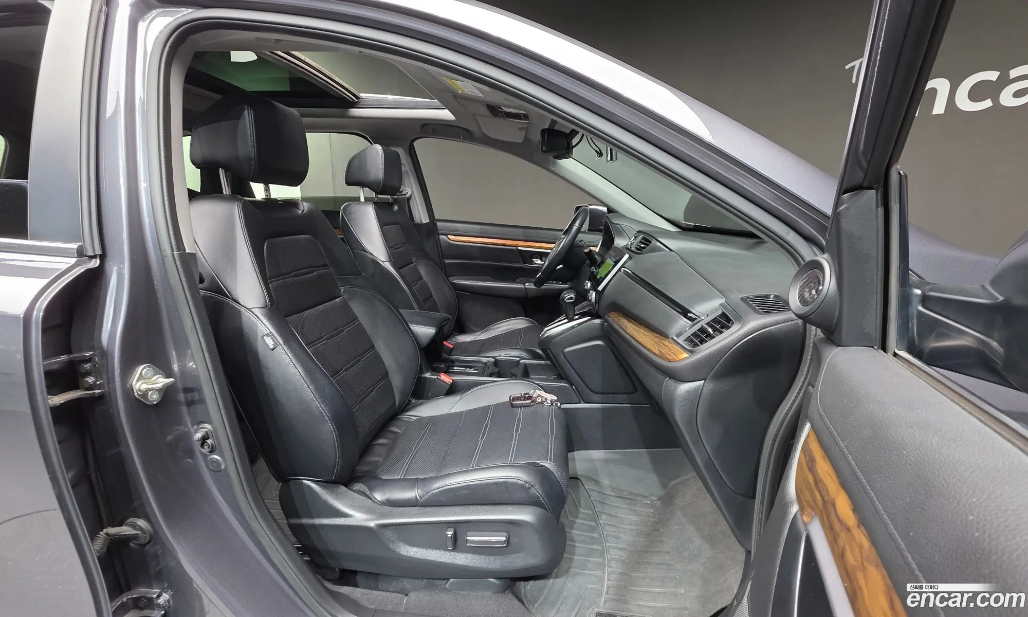 Honda CR-V 2017 2HKRW2H90HH117533 — 19