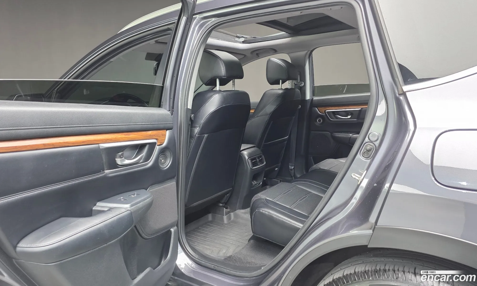 Honda CR-V 2017 2HKRW2H90HH117533 — 5